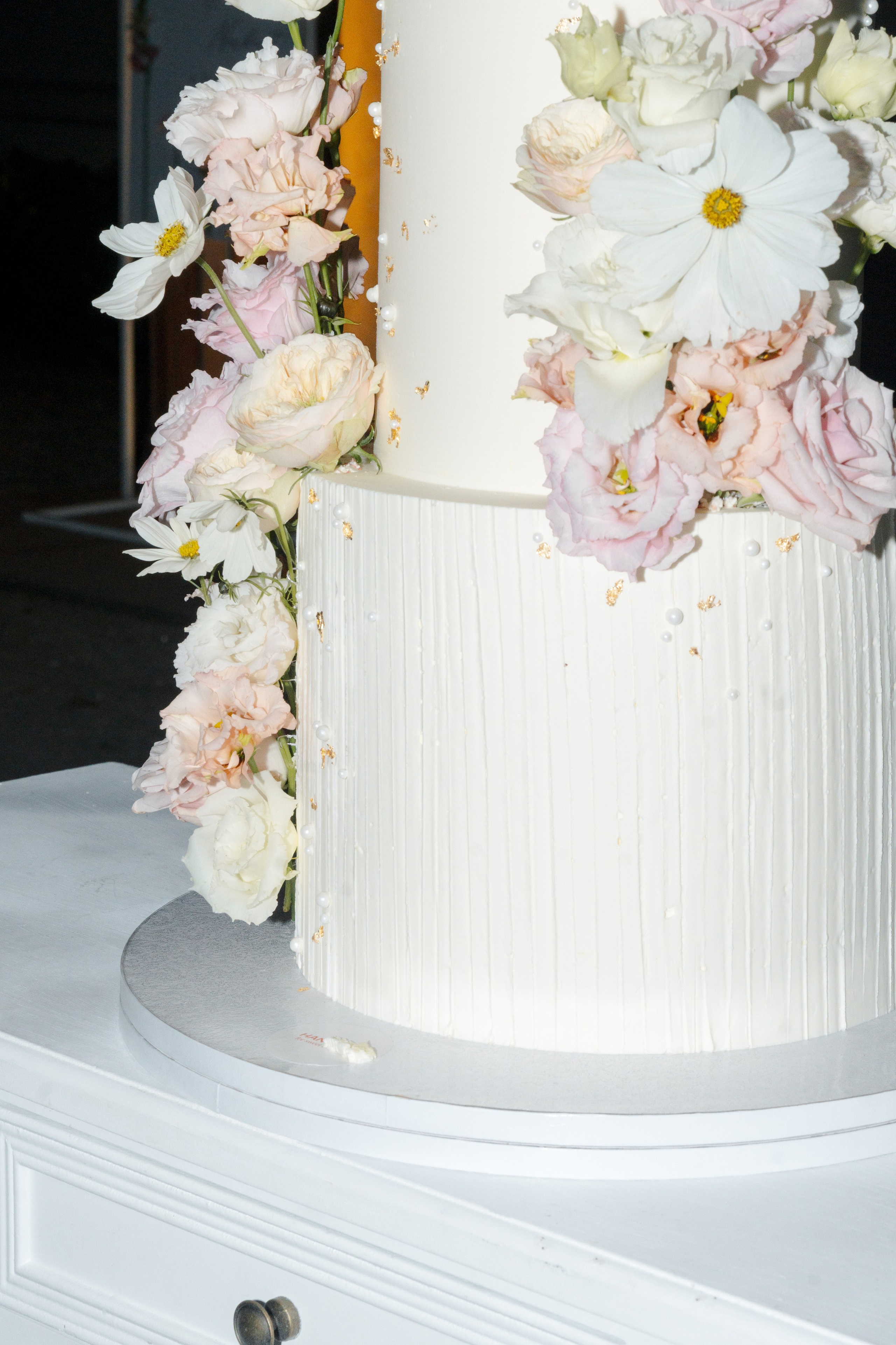 RAW Studio | Luxury Wedding Photography at Ratměřice Castle. Raw Studio: Capturing Elegant weddings accross Europe