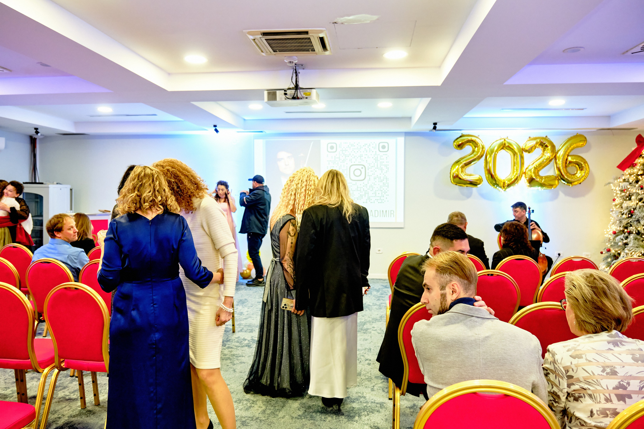 Фоторепортаж з благодійного Новорічного балу у Чорногорії. Портретний фотограф Альона Новгородцева