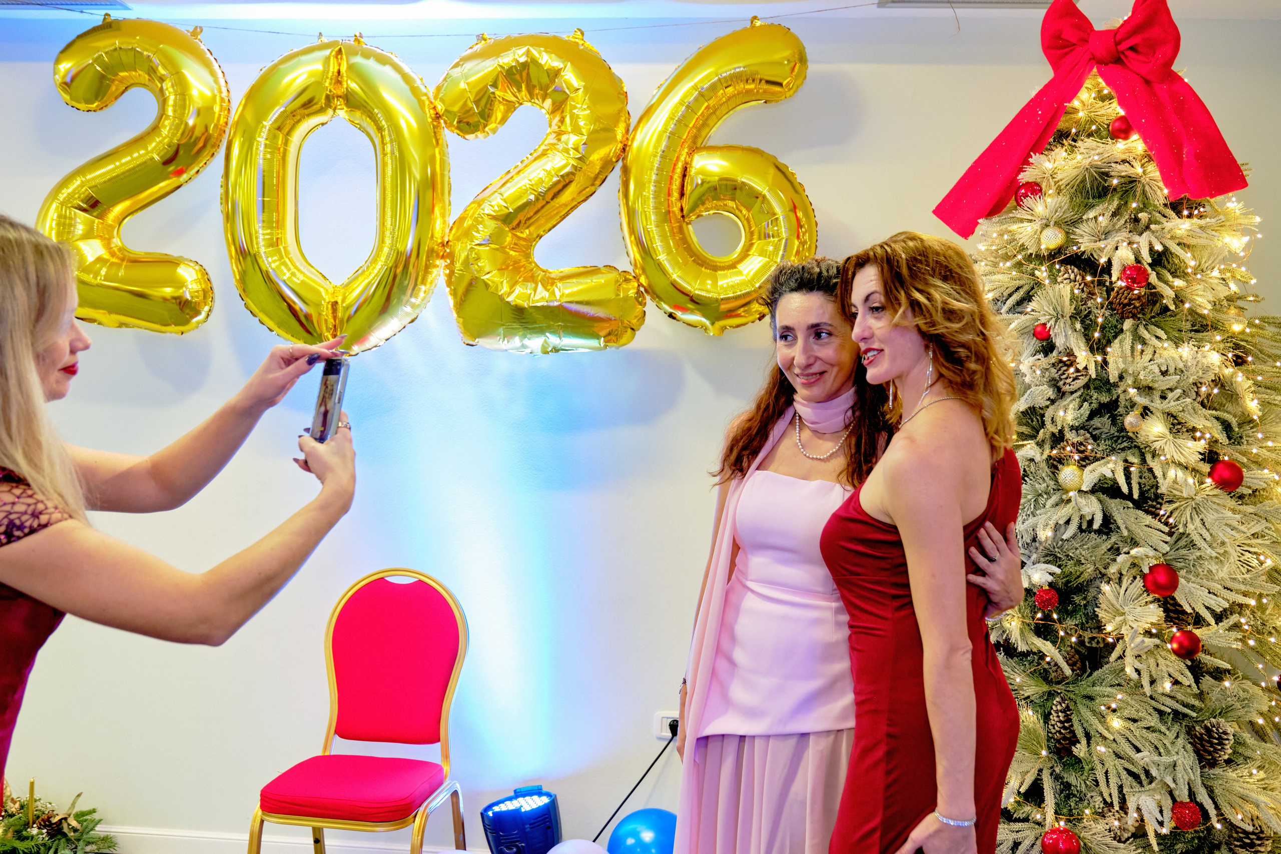 Фоторепортаж з благодійного Новорічного балу у Чорногорії. Портретний фотограф Альона Новгородцева