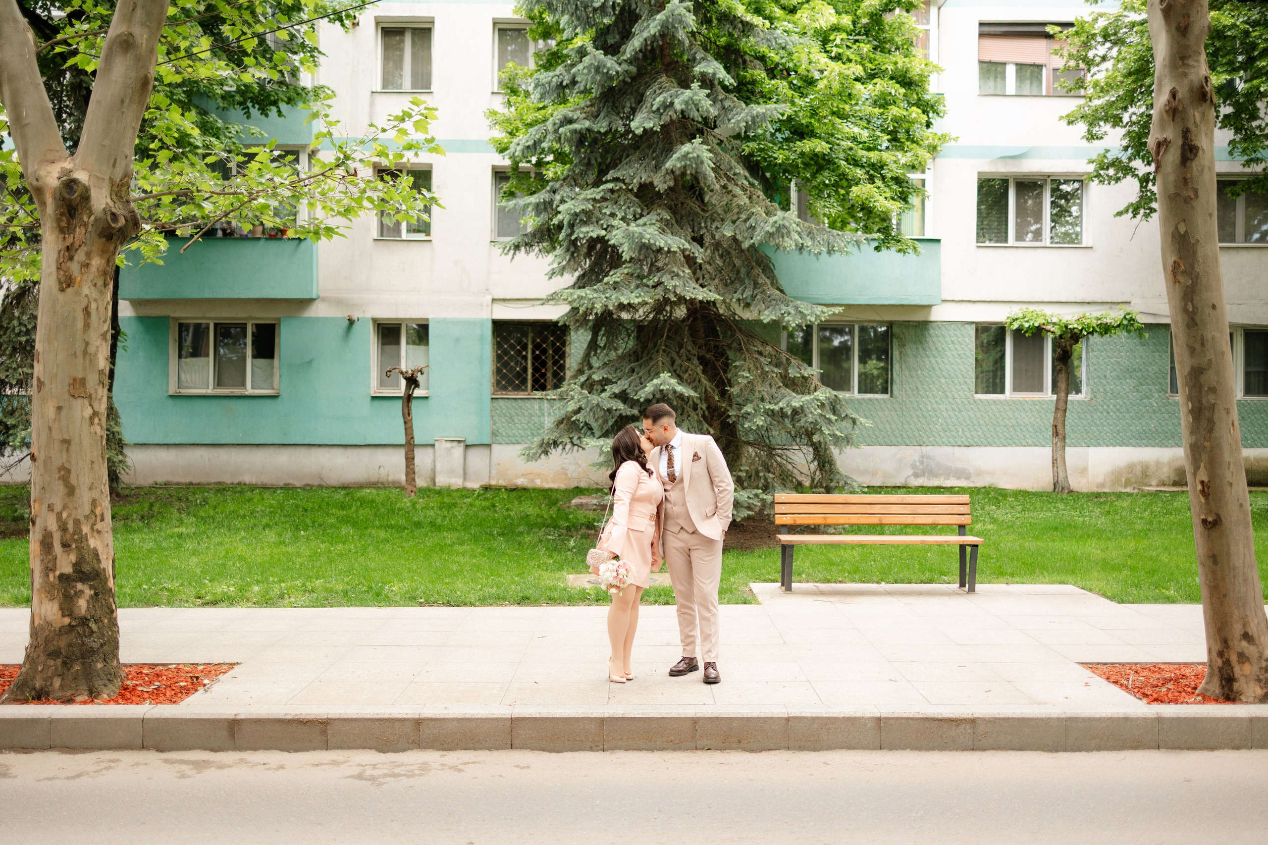 Olivia & Alex. Wedding Photographer, based in Iasi, Romania, but will travel all over the globe to make sure you look amazing in all your wedding photos