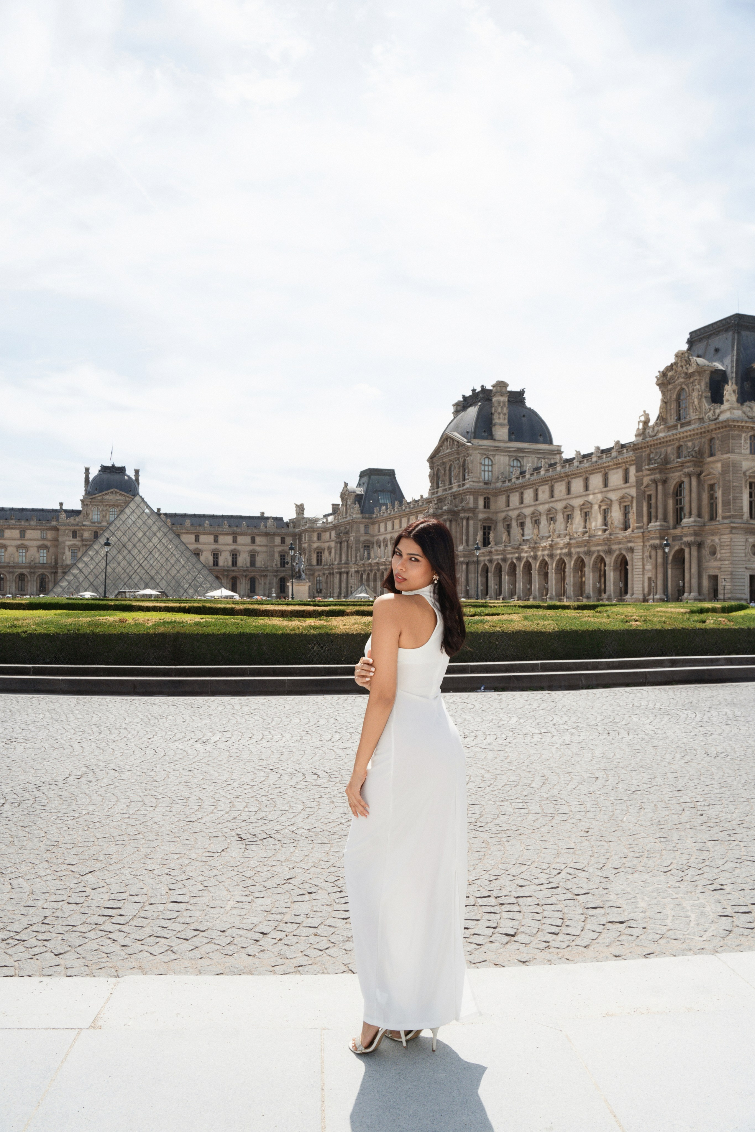 Satty (2,5 hours). Photographer in Paris|Solo and groups, portraits & content, couples photo-shoot in Paris at the best locations