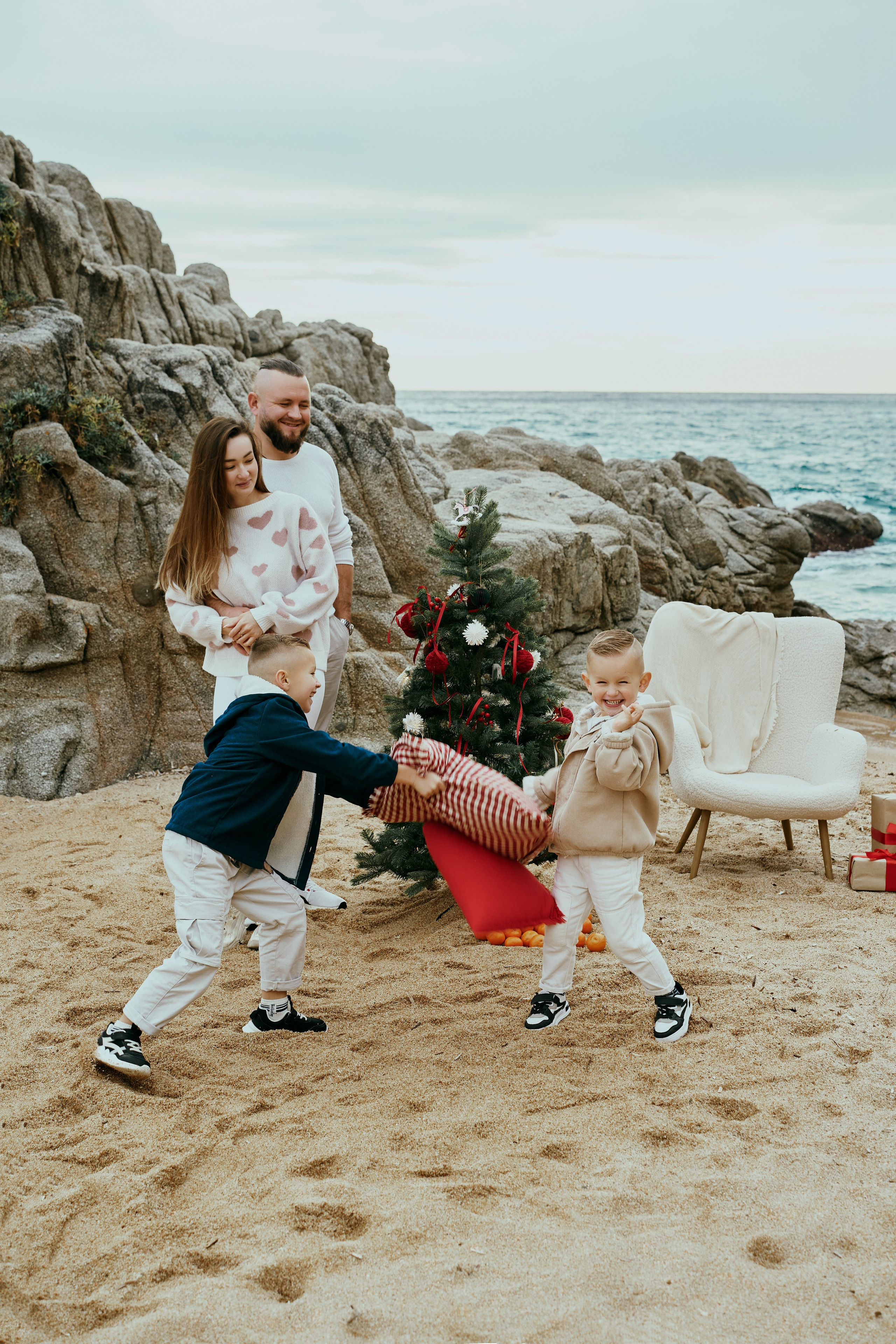 Рождество на пляже. Большая семья. Фотограф в Барселоне Жанна Захарченко