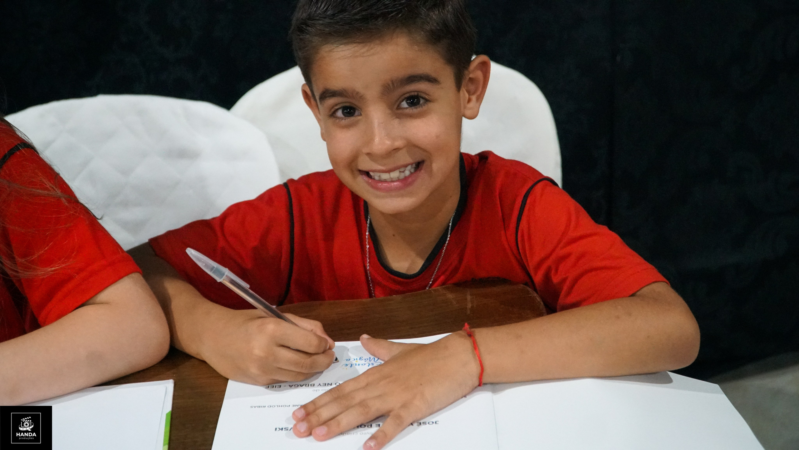 Noite autógrafos colégio Aurélio Buarque de Holanda. Handa Produções