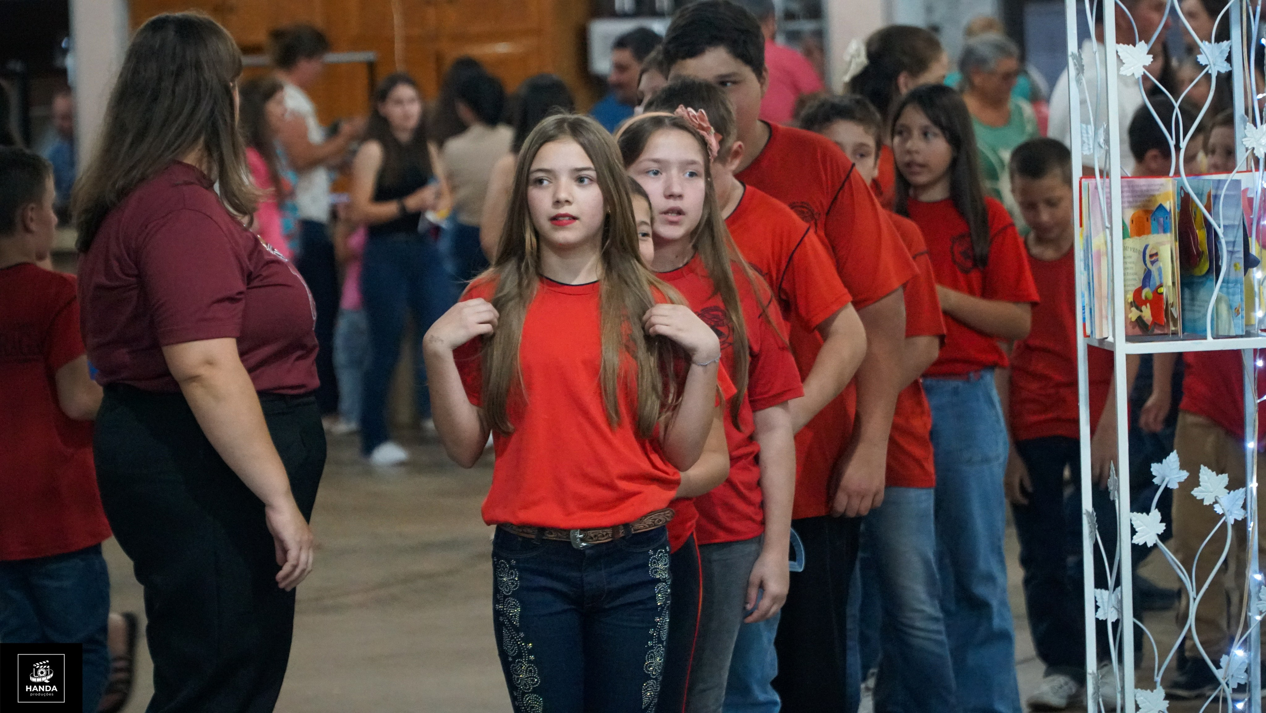Noite autógrafos colégio Aurélio Buarque de Holanda. Handa Produções