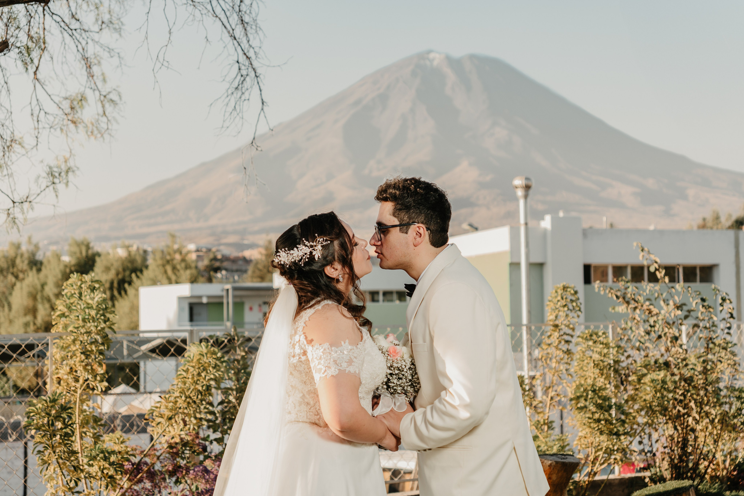 VANIA + LUIS BODA CIVIL. Studio KVTA | Fotografía y Video de Bodas en Arequipa