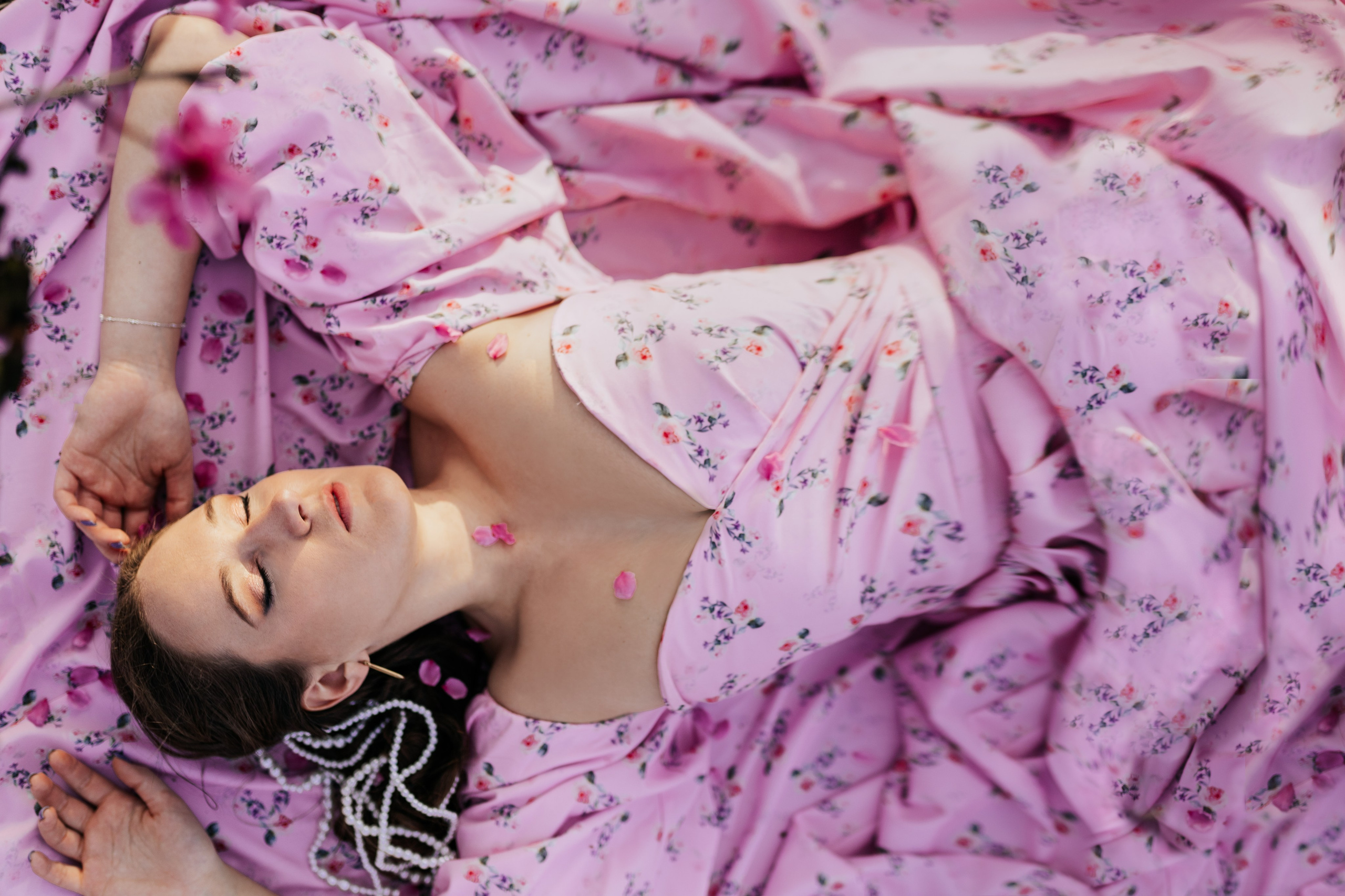 WOW dresses in Barcelona. DiaFoto — Wow Photographer in Barcelona | Premium Barcelona Photoshoot Experience