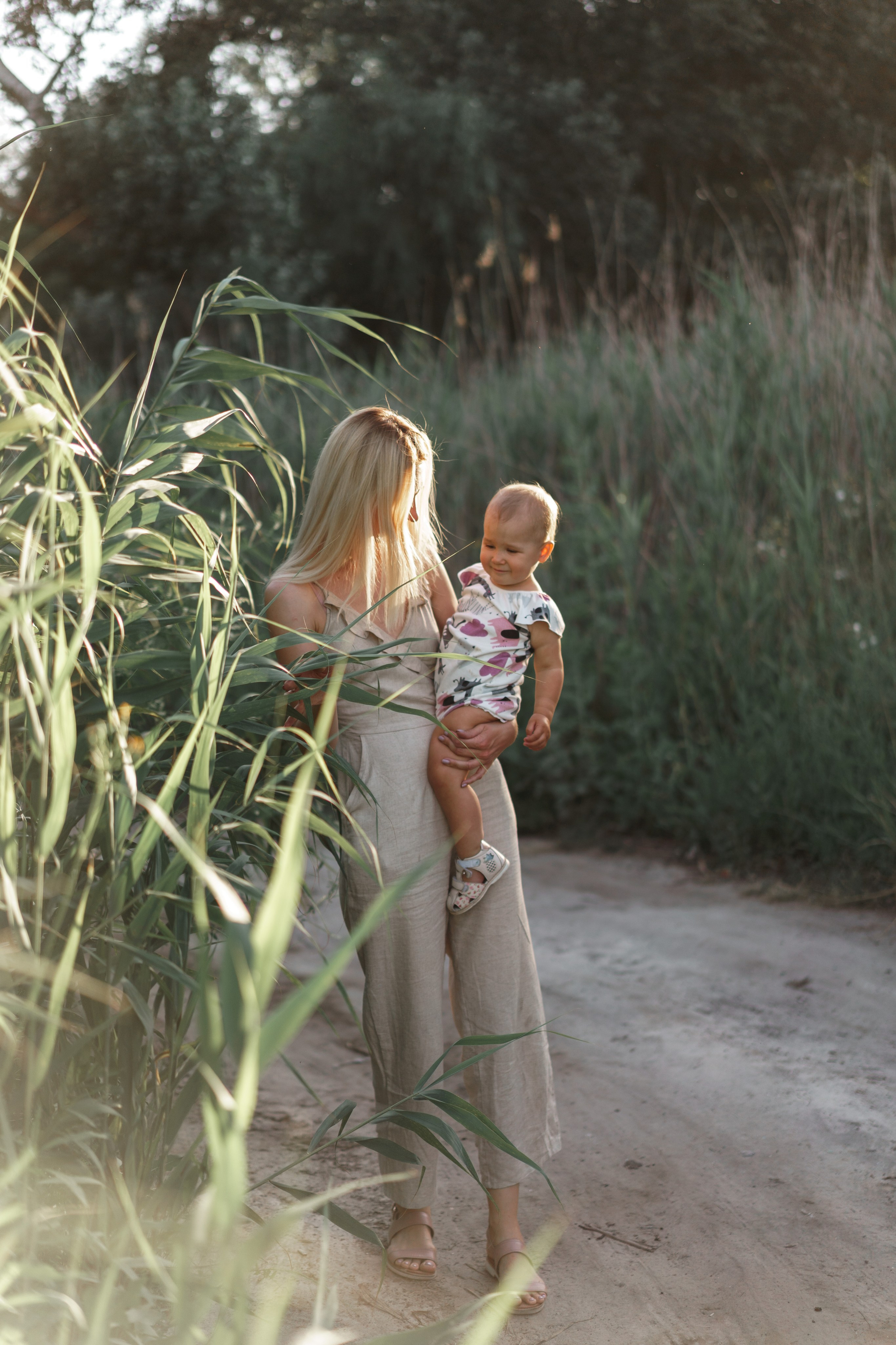 Family outdoor summer shooting. Wedding and family photographer Ireland