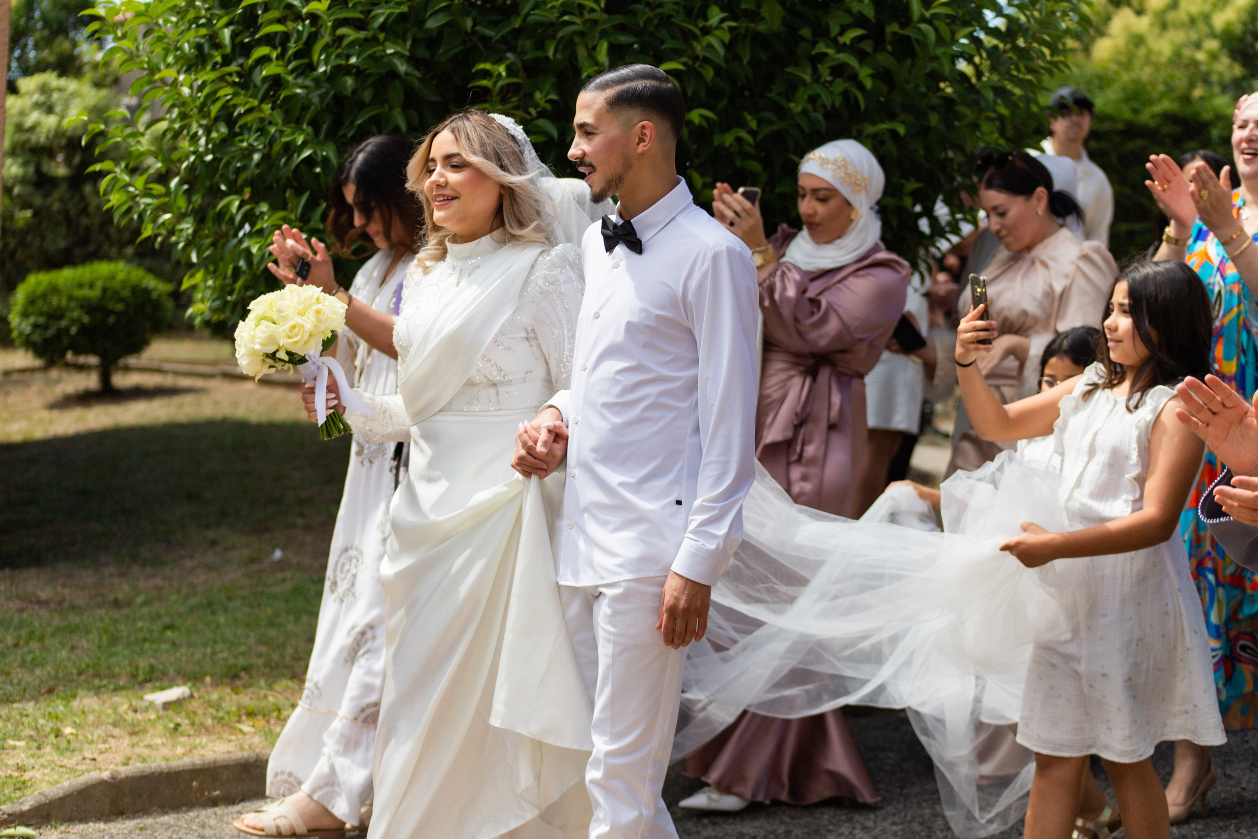 Yassine et Sahra. Studio photo « Partage ton bonheur » – Photographe famille près de Châtellerault, Poitiers et Tours