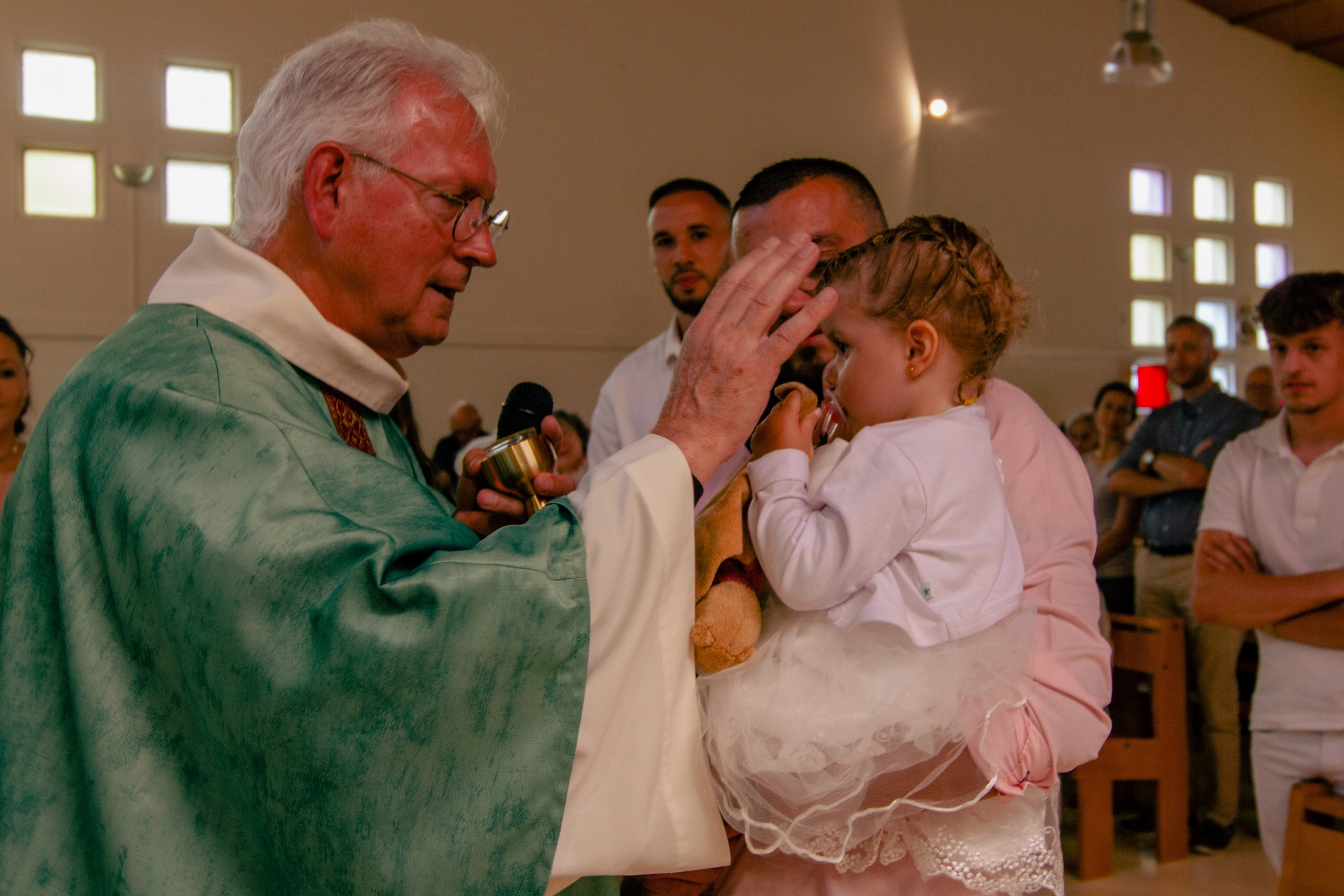 Julia et Shanna | Baptême. Studio photo « Partage ton bonheur » – Photographe famille près de Châtellerault, Poitiers et Tours