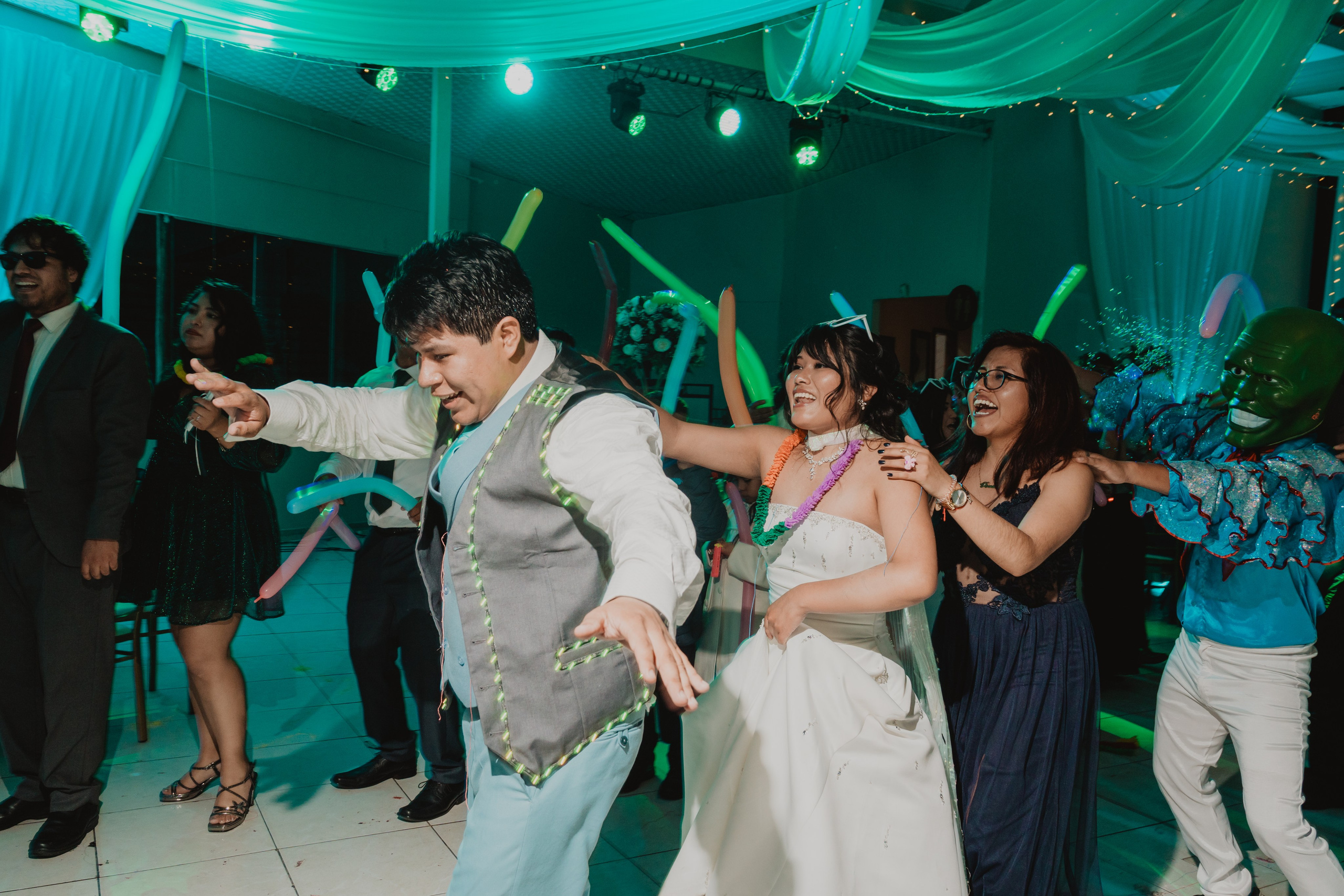 STEISY + EMMANUEL | BODA RELIGIOSA. Studio KVTA | Fotografía y Video de Bodas en Arequipa