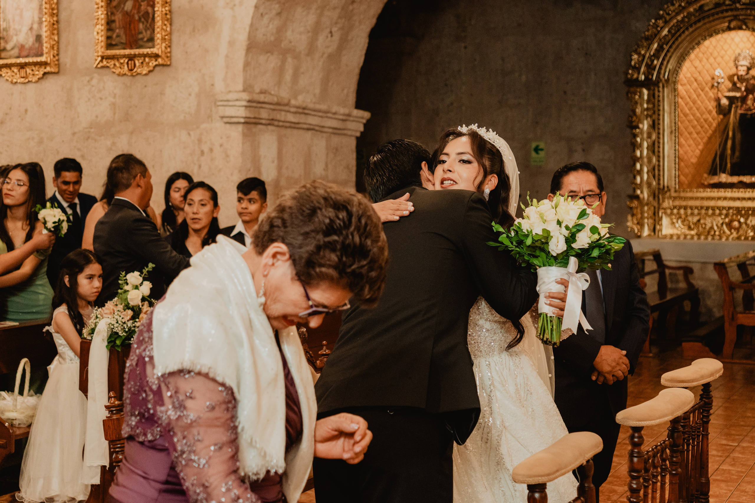 FERNANDO + MARIBEL | BODA RELIGIOSA. Studio KVTA | Fotografía y Video de Bodas en Arequipa