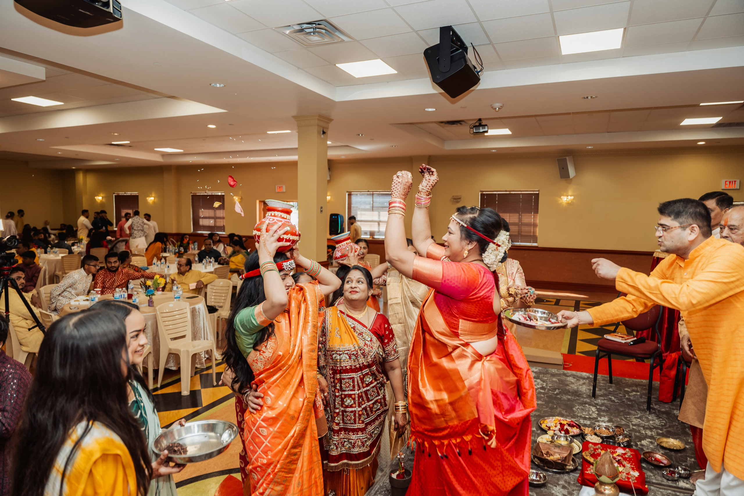 Darshil & Shailja. Wedding Photographer & Cinematographer studios