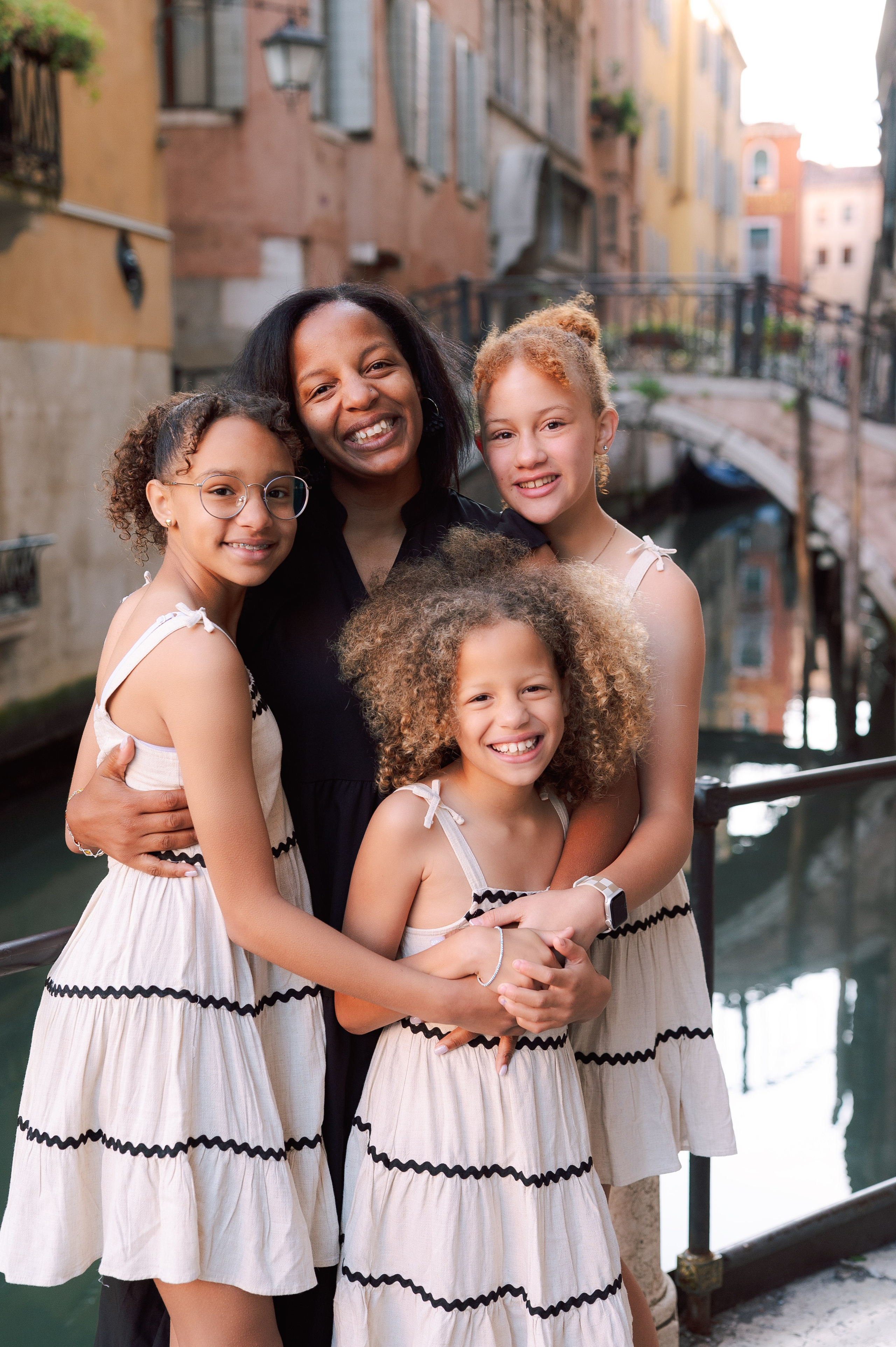 Eliza, Elena, Elliana, Teresa and Brad. Photographer in Venice Anna Terzi