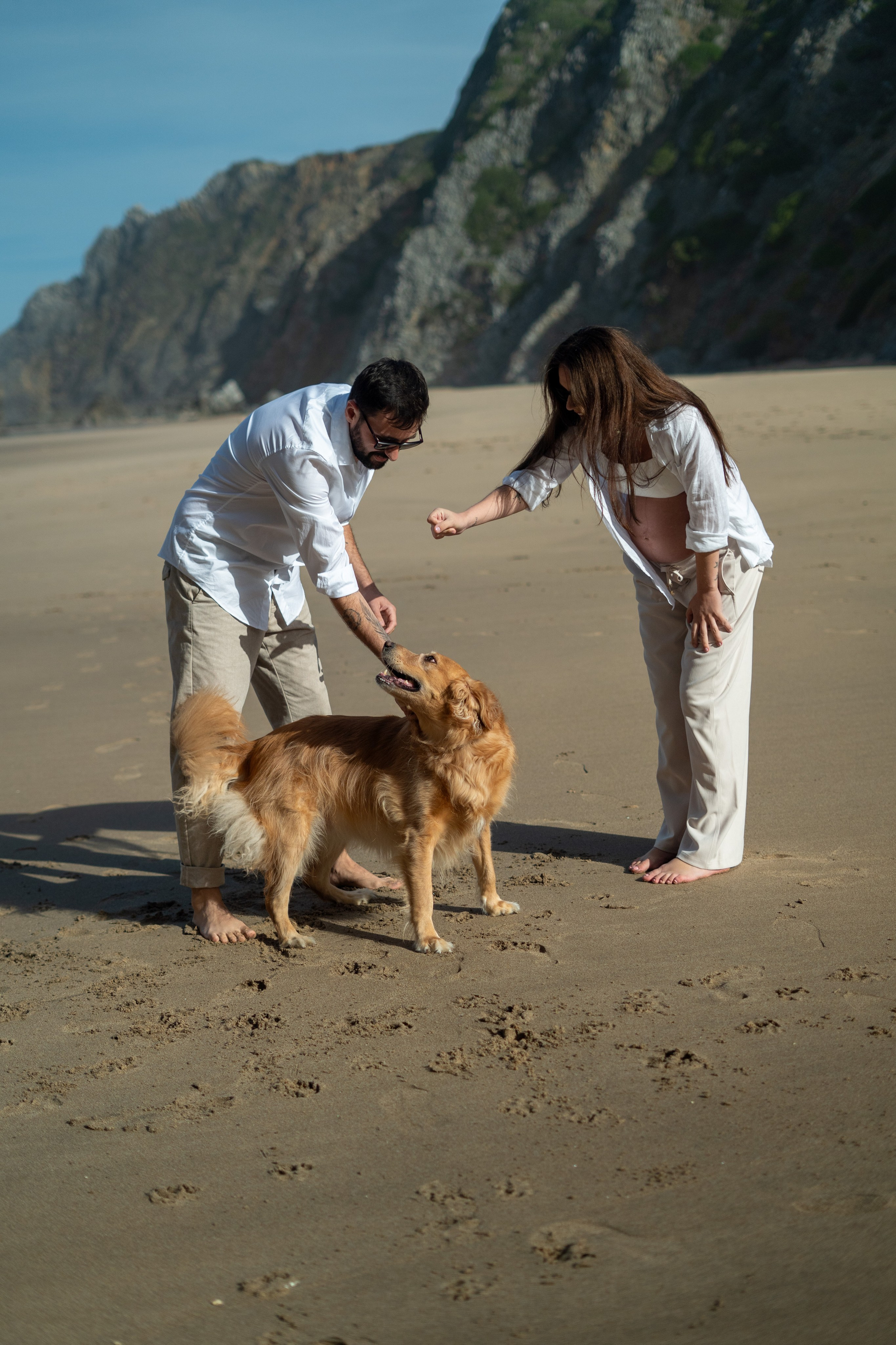 Ensaio Praia — Rafaela e César. Frames by Giovani Braga