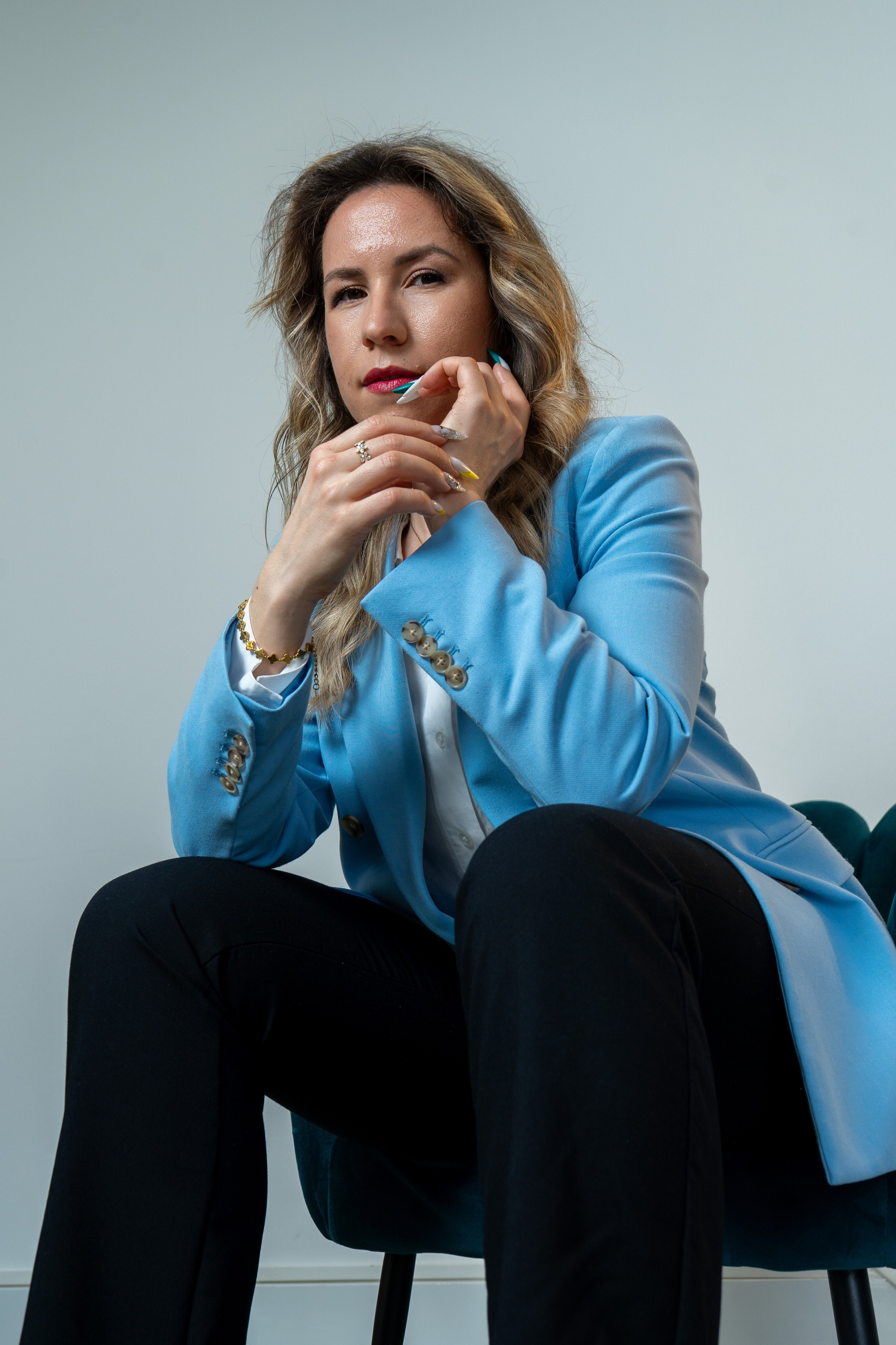 Nina Petrasco. Frames by Giovani Braga