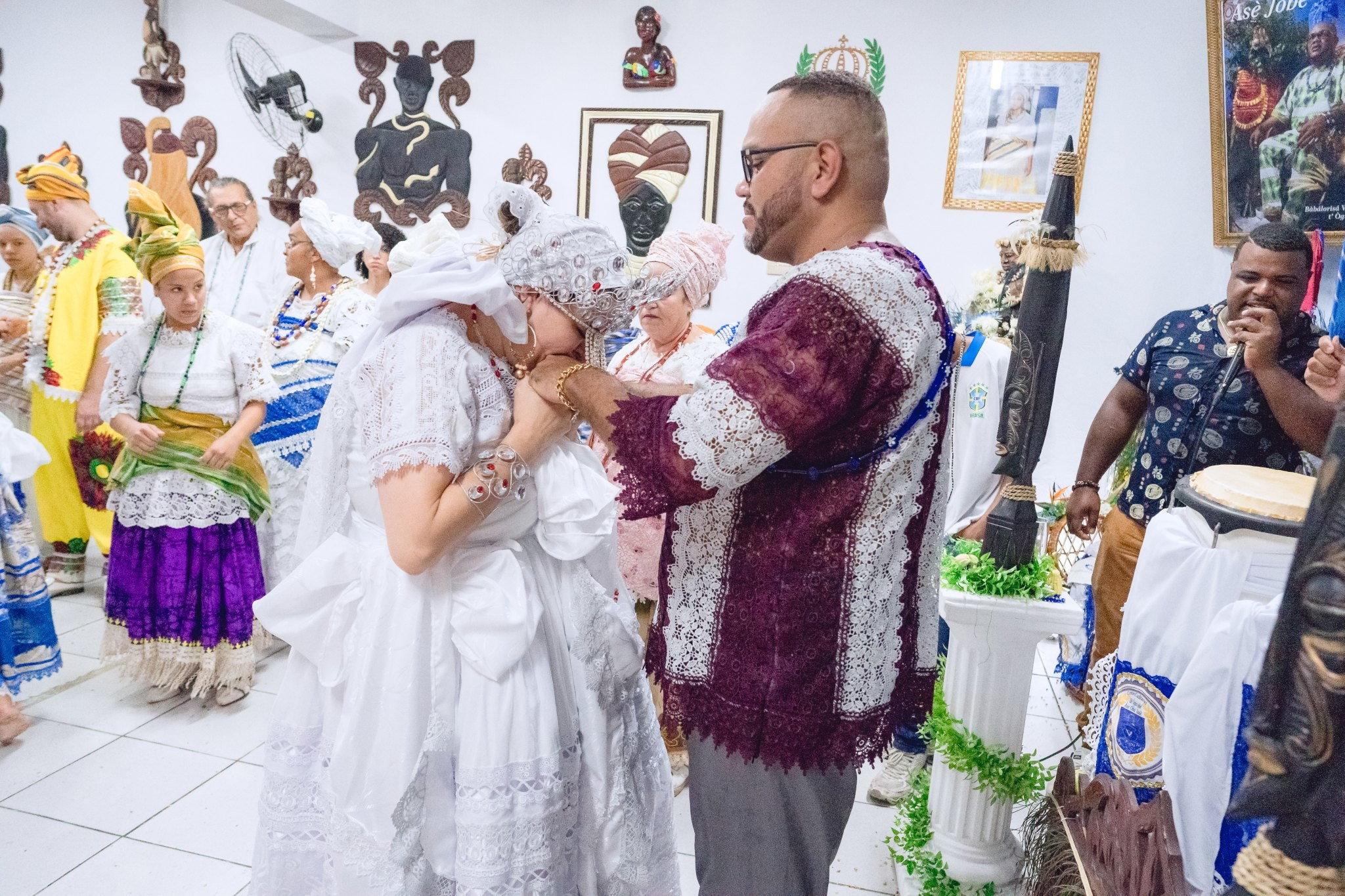 Saída Ìyá Tebeṣé Fernanda e Àjọ̀dún Ògún. Aladá Produções