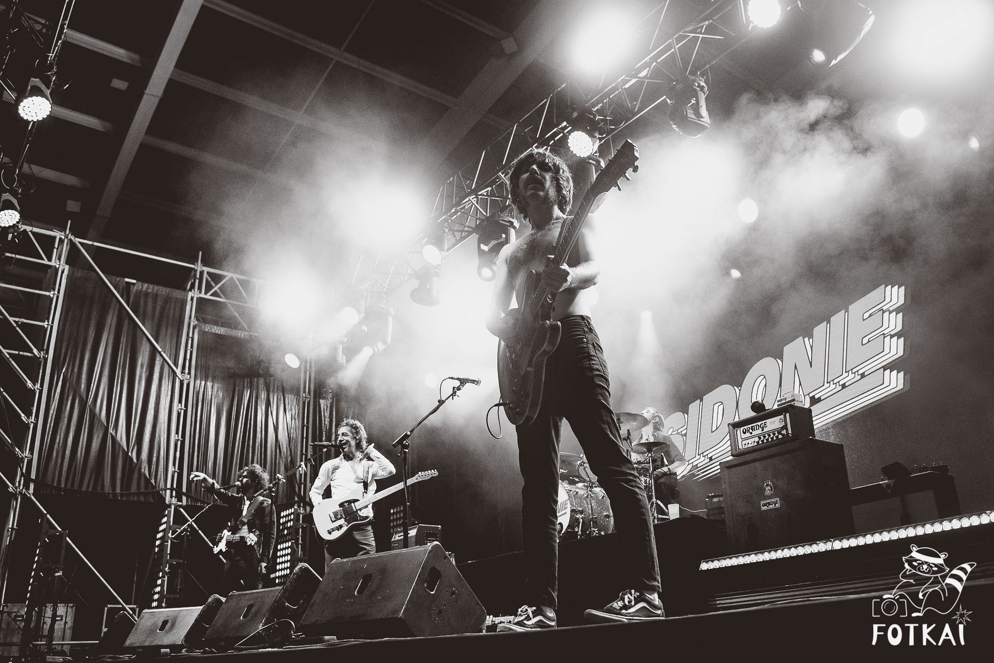 Sidonie en Torrevieja 2025 – Fotos del concierto y reportaje completo | FOTKAI