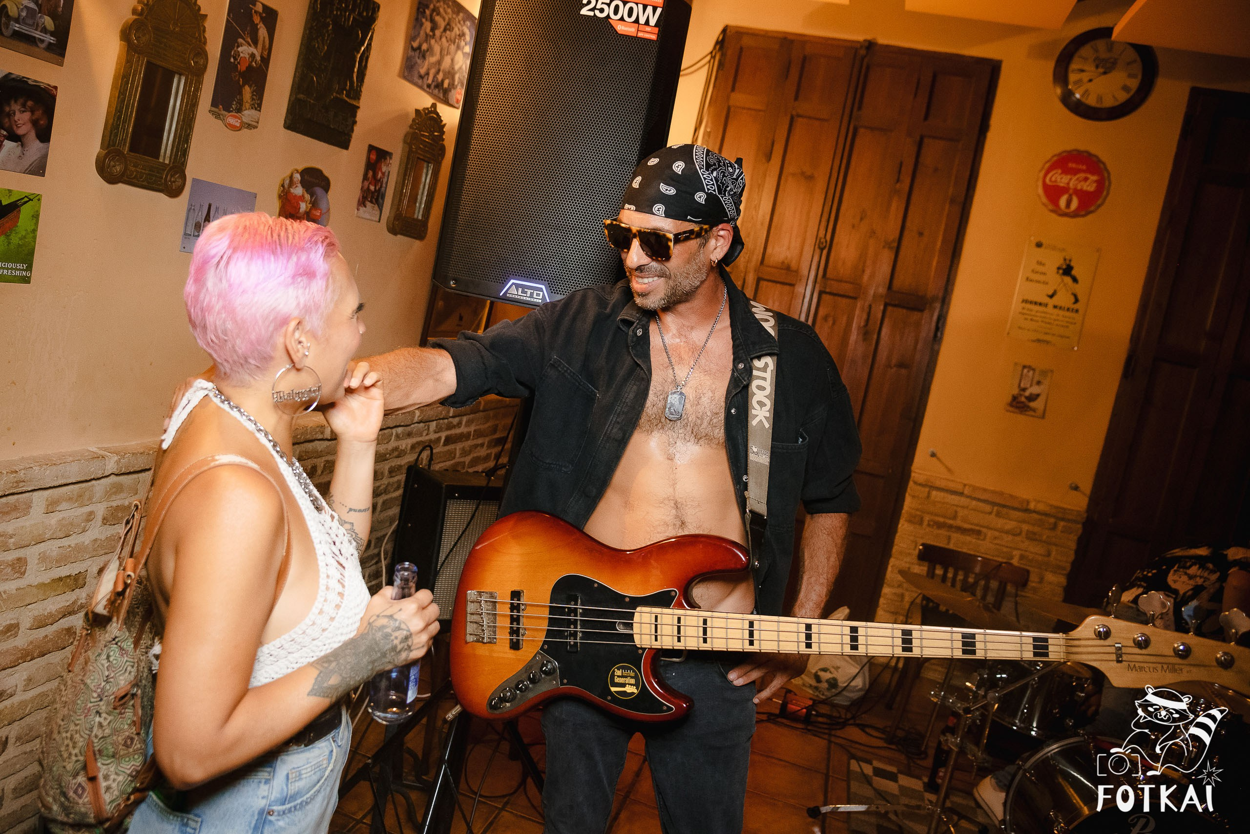 Stones of the Coast en Café Aljibe Rojales: Reportaje fotográfico 30.08.25 | FOTKAI