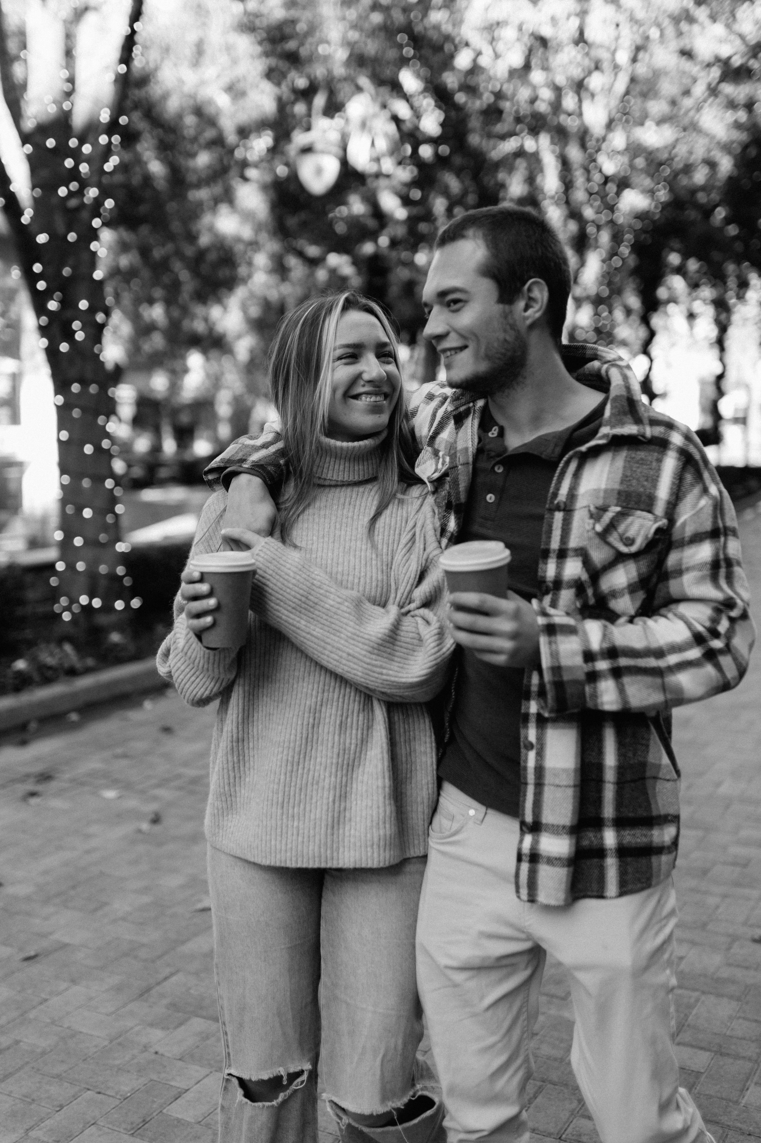 Christmas Santana Row. Maternity, newborn photographer in the Bay Area|Iryna Rakivnenko