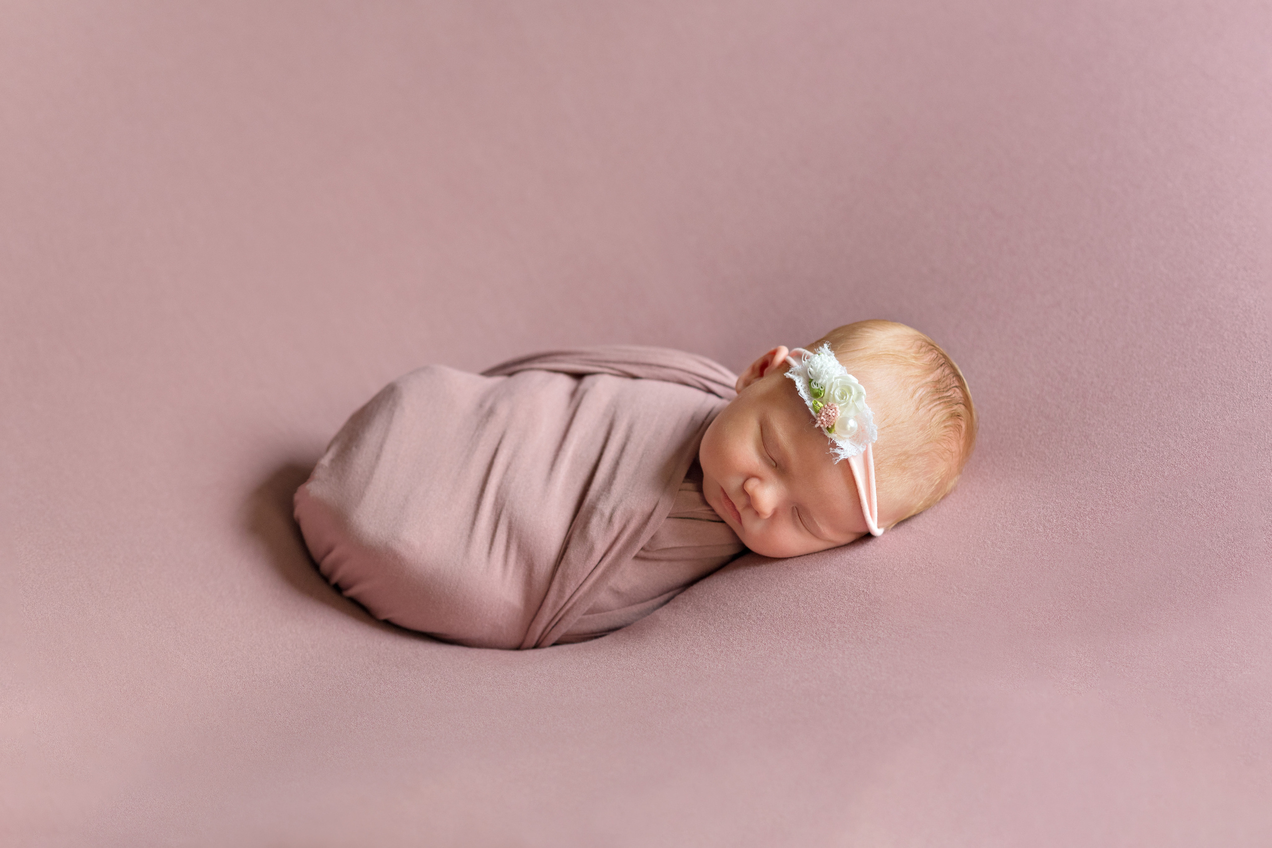 Neugeborenefotoshooting. Irina Küttner – Visuelle Geschichten: Foto & Web in Weimar, Erfurt & Jena