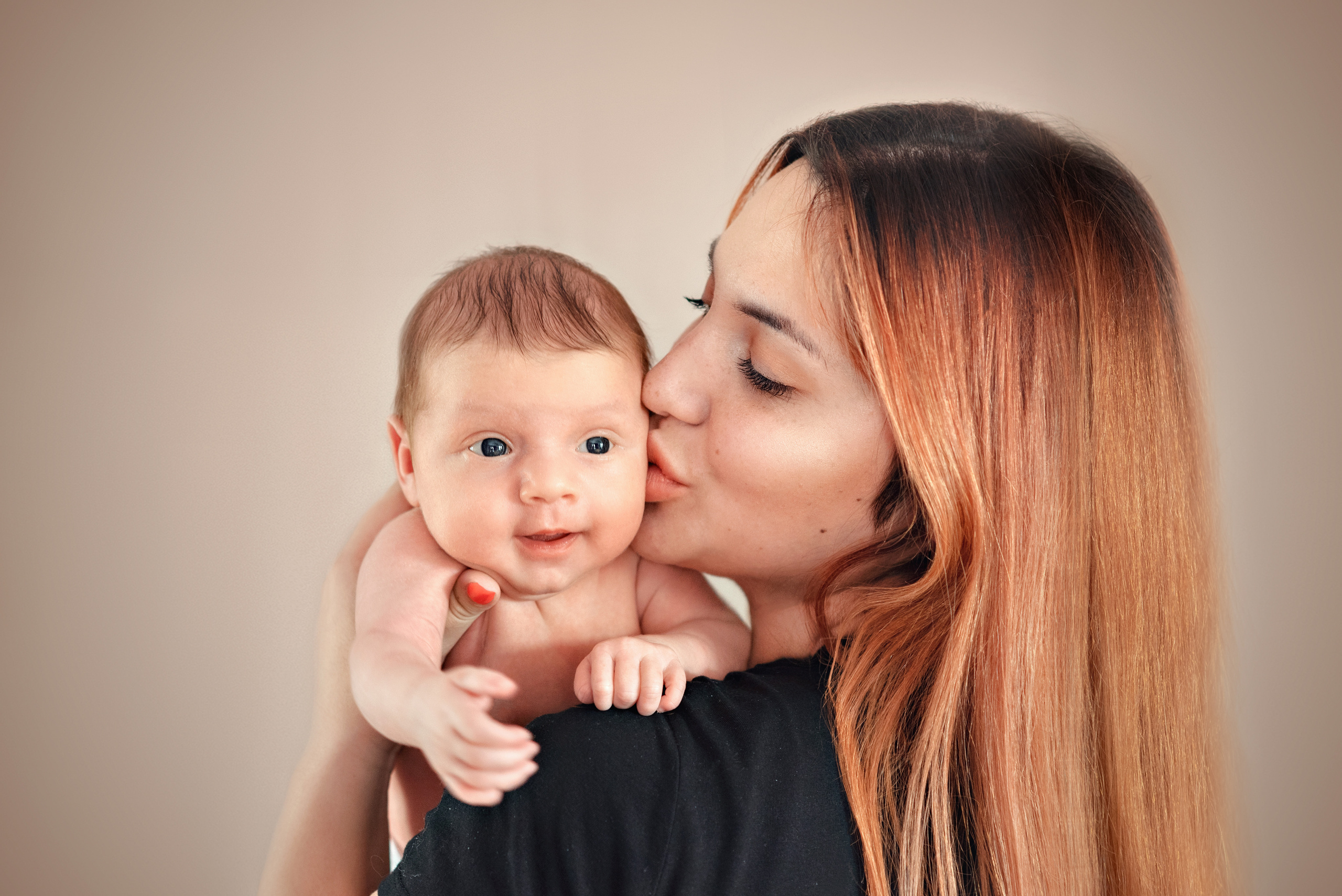 Neugeborenefotoshooting. Irina Küttner – Visuelle Geschichten: Foto & Web in Weimar, Erfurt & Jena