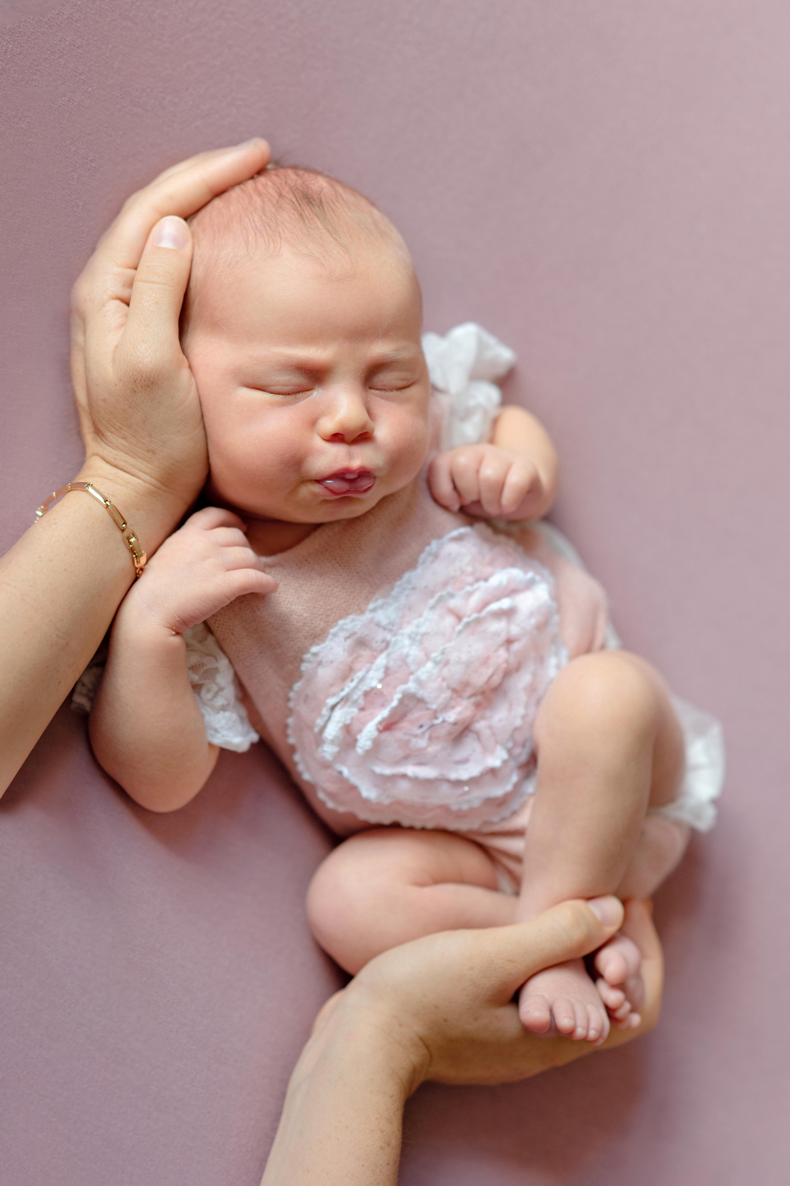 Neugeborenefotoshooting. Irina Küttner – Visuelle Geschichten: Foto & Web in Weimar, Erfurt & Jena