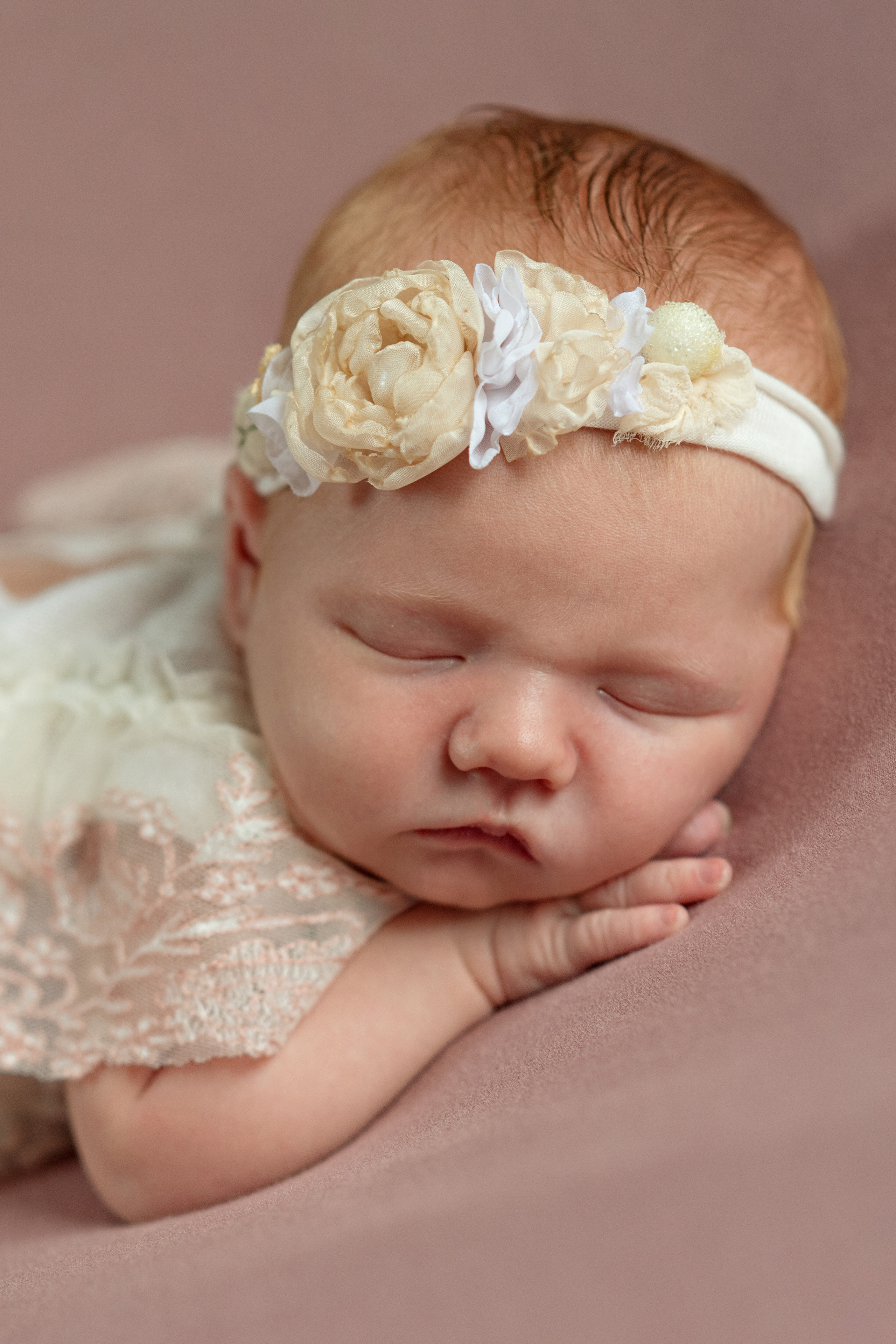 Neugeborenefotoshooting. Irina Küttner – Visuelle Geschichten: Foto & Web in Weimar, Erfurt & Jena