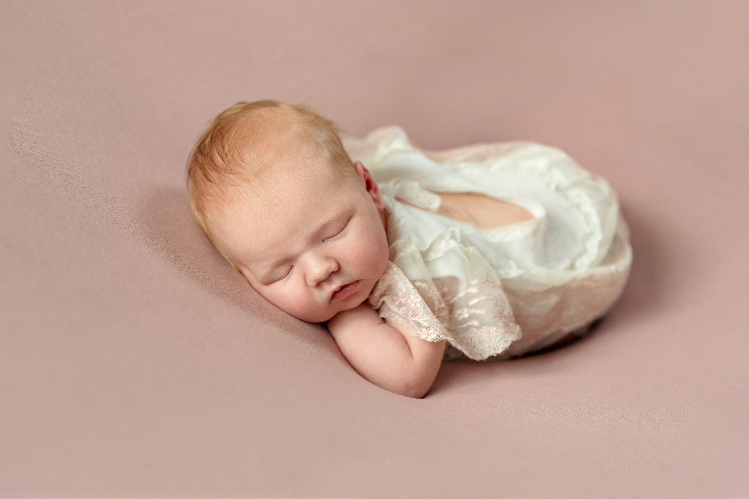 Neugeborenefotoshooting. Irina Küttner – Visuelle Geschichten: Foto & Web in Weimar, Erfurt & Jena