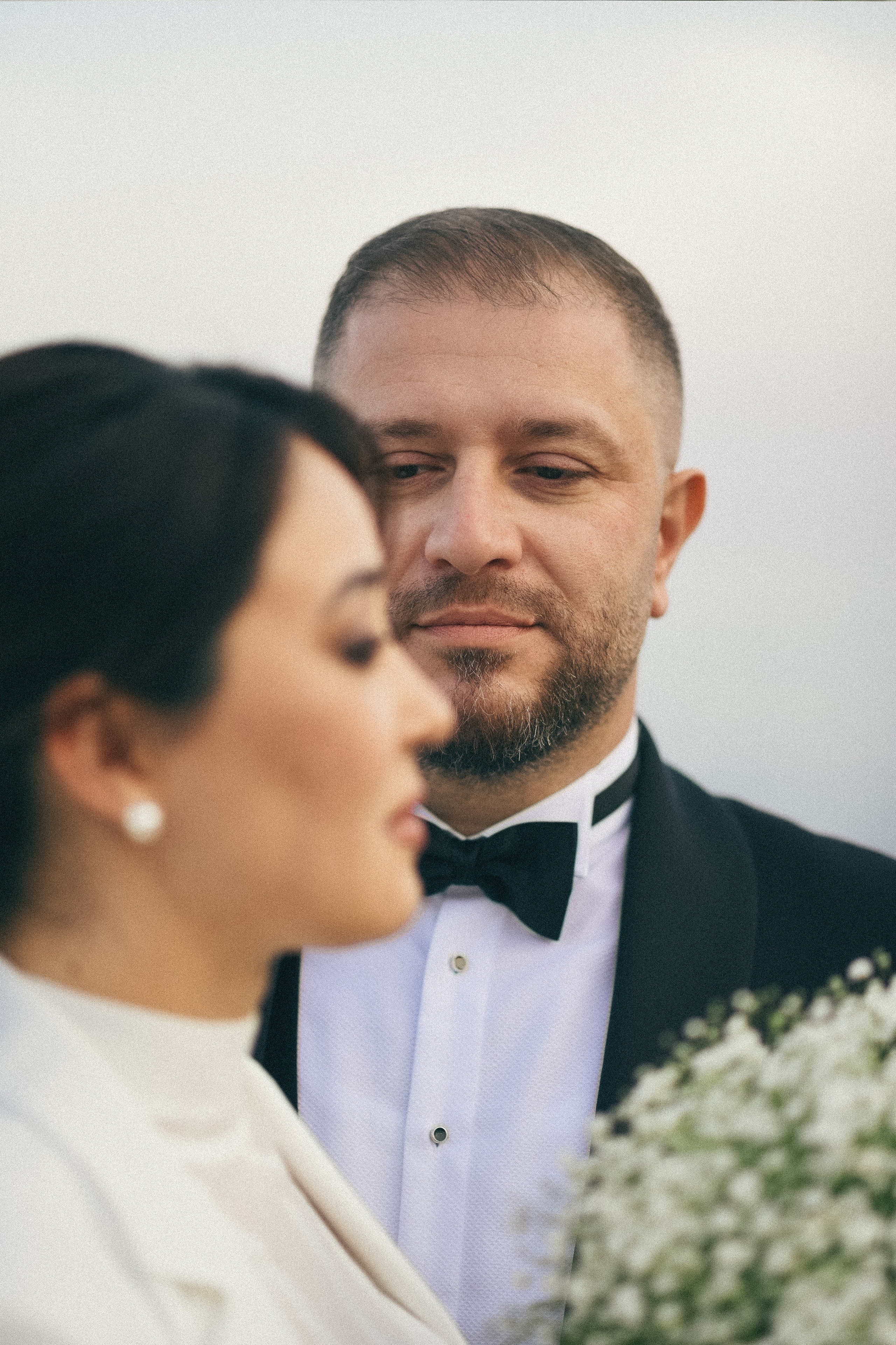 Профессиональный свадебный фотограф в Анталии. Свадебные фотосессии на море, в отелях и ресторанах Турции. Живые эмоции, стильные портреты, настоящая love story и тёплые кадры, которые остаются ценными спустя годы.