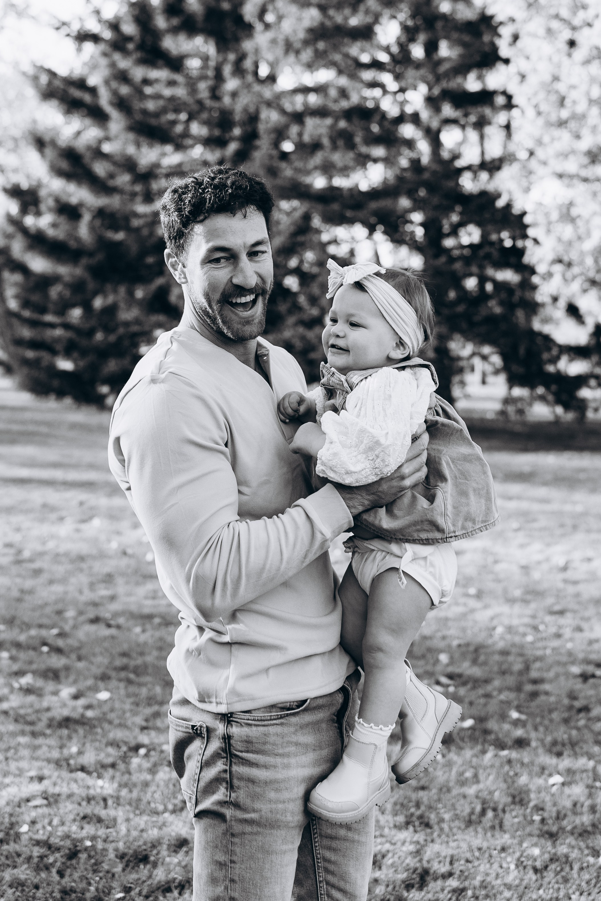 Jess & fam. Calgary Wedding & Lifestyle Photographer — Yevhen Polishchuk