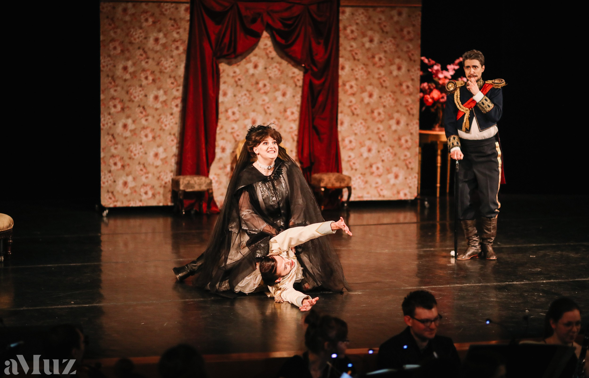 Opera Łąkowa. Fotograf Ślubny Warszawa - Sesje Biznesowe Rodzinne Eventy