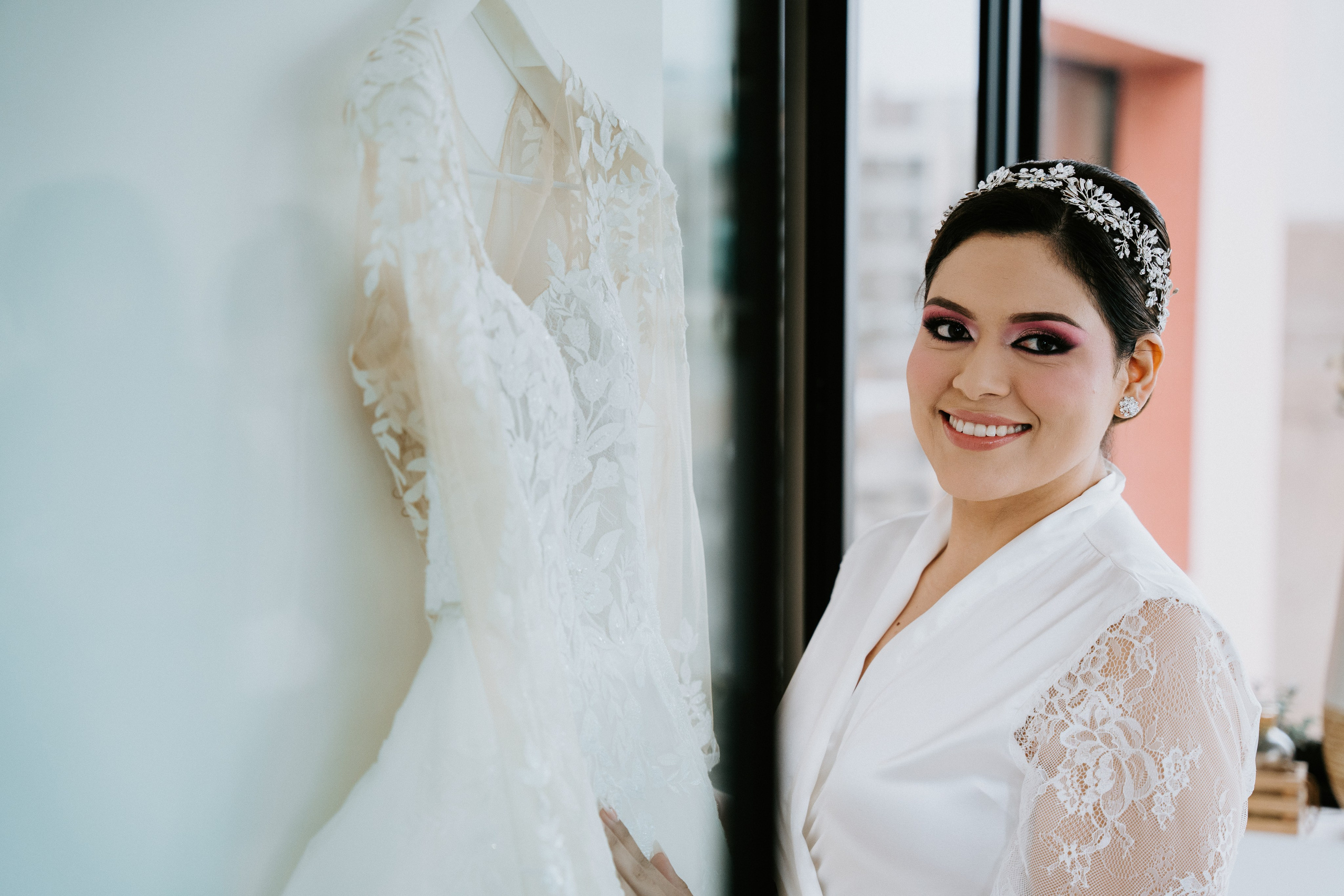 Un vistazo de un día especial. Fotógrafo de Bodas en Lima | Ronhy Altamirano. Fotografía narrativa y cinematográfica para bodas, quinceañeras y eventos exclusivos