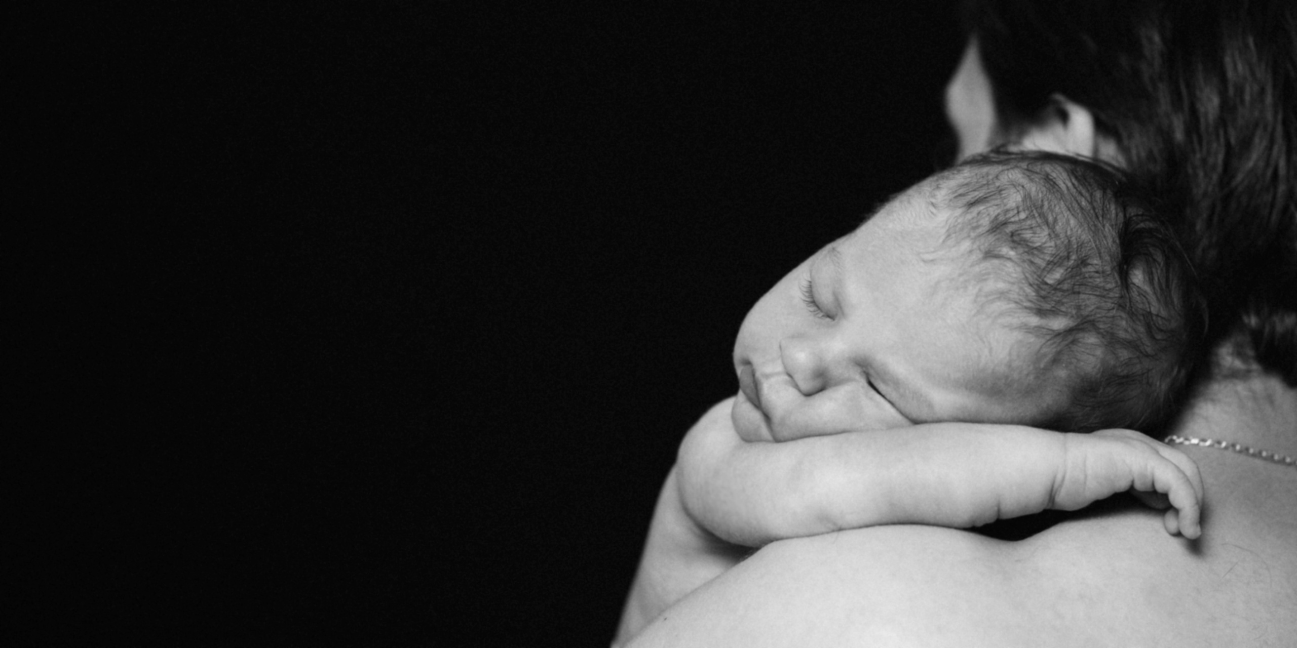 Foto bianconere. Fotografa di neonati di attesa di famiglia Gero Kateryna