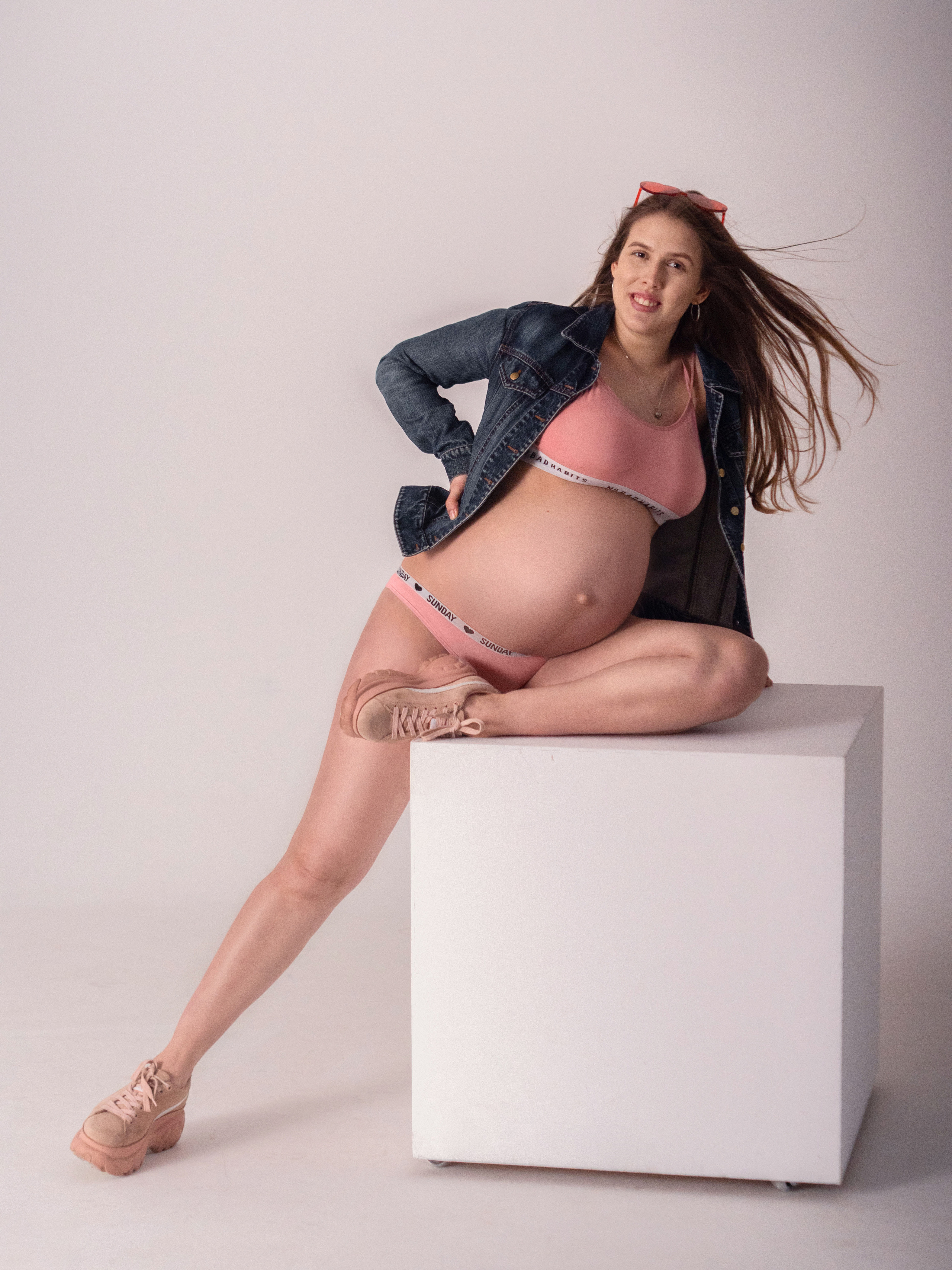 Foto di attesa. Fotografa di neonati di attesa di famiglia Gero Kateryna