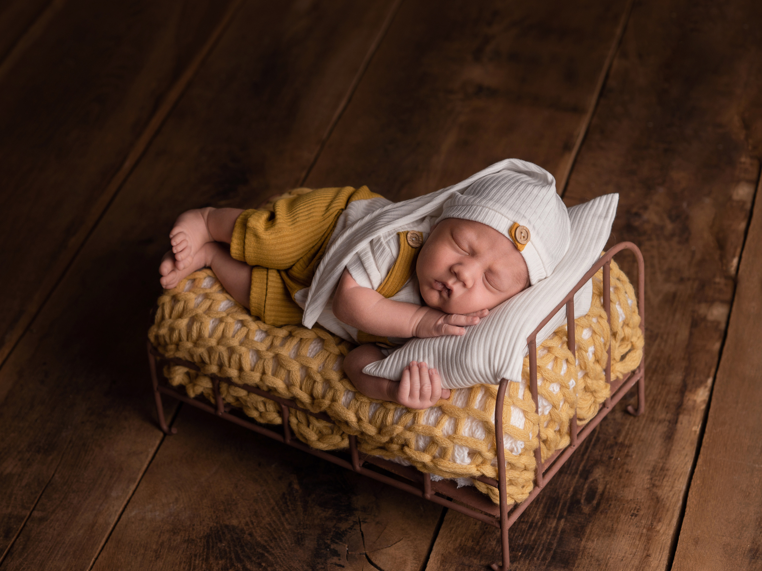 Foto dei neonati. Fotografa di neonati di attesa di famiglia Gero Kateryna