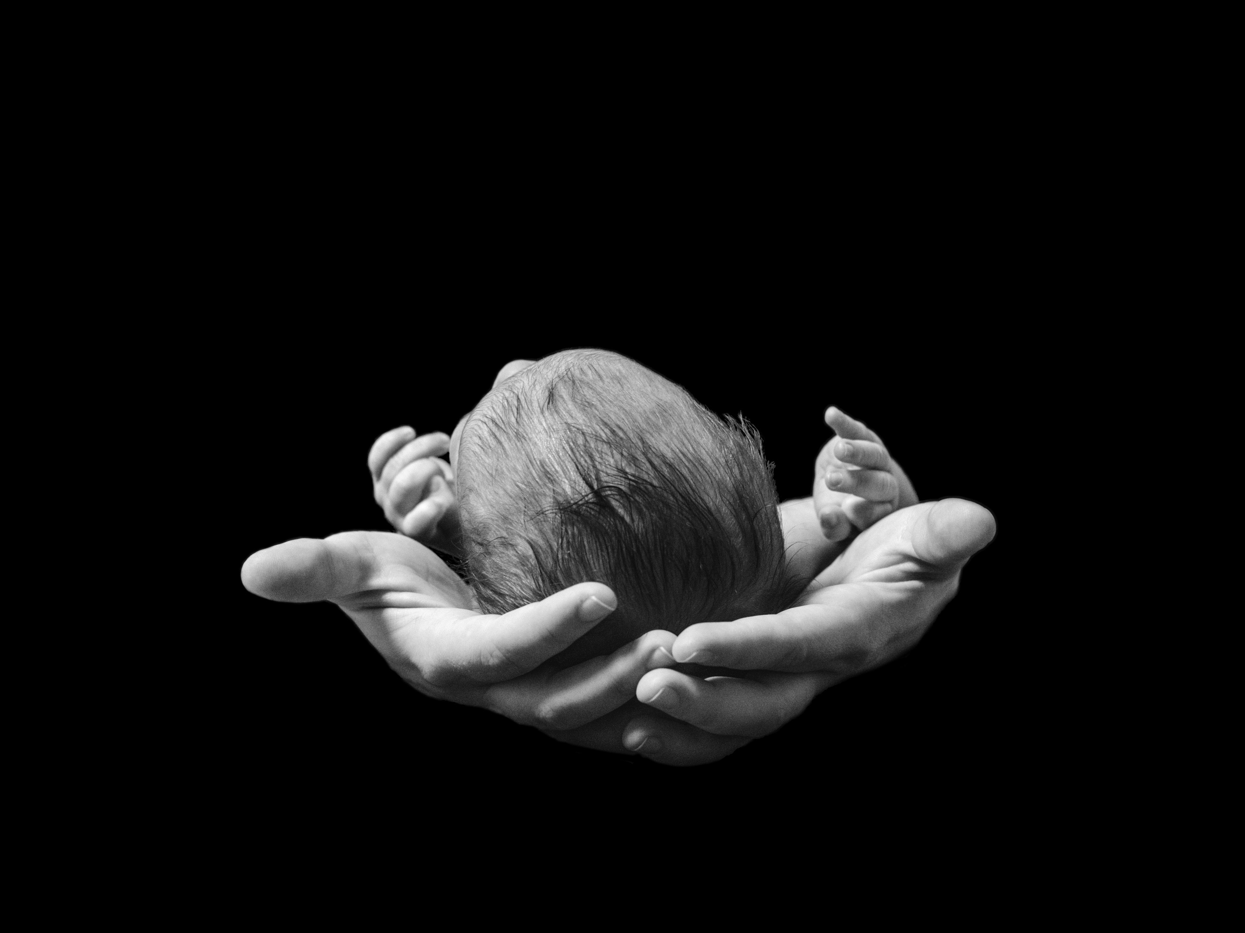 Foto bianconere. Fotografa di neonati di attesa di famiglia Gero Kateryna