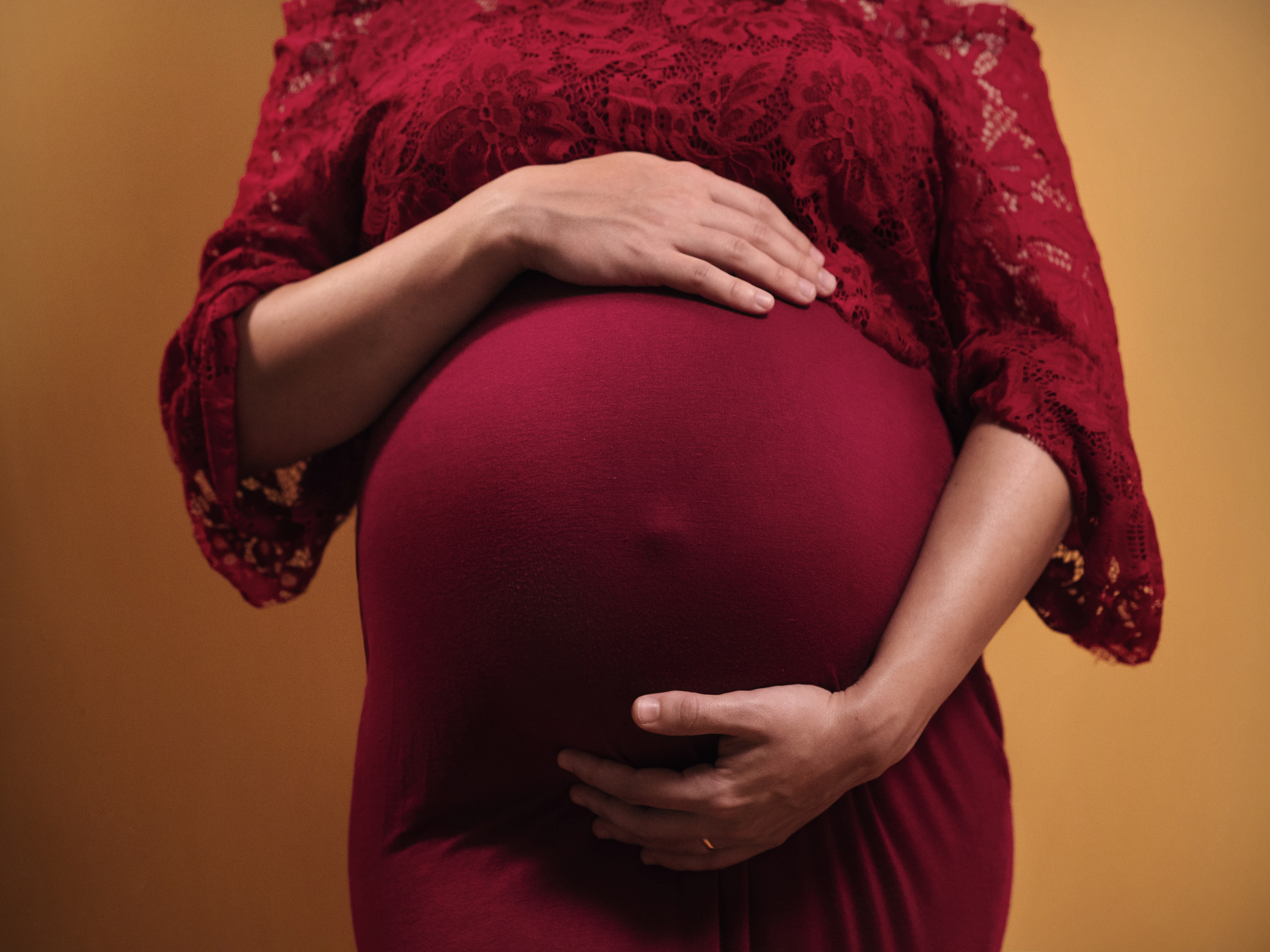 Foto di attesa. Fotografa di neonati di attesa di famiglia Gero Kateryna