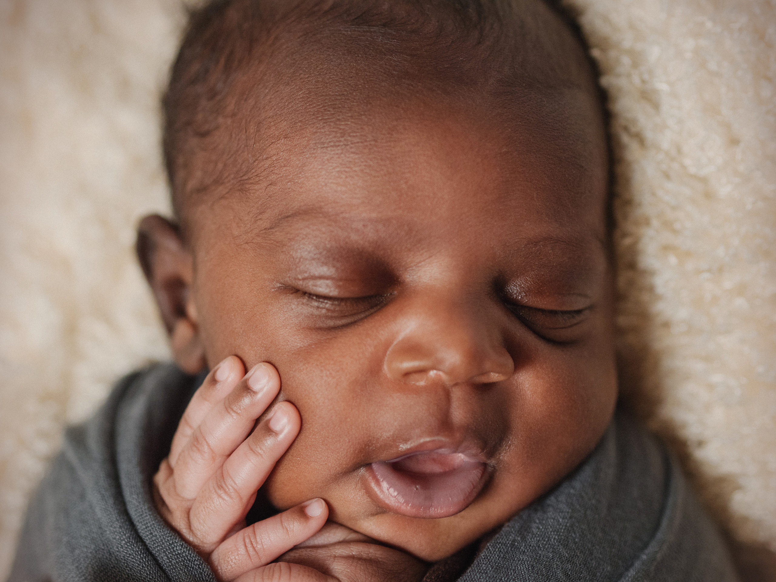 Il bambino tanto atteso con un nome reale. Fotografa di neonati di attesa di famiglia Gero Kateryna