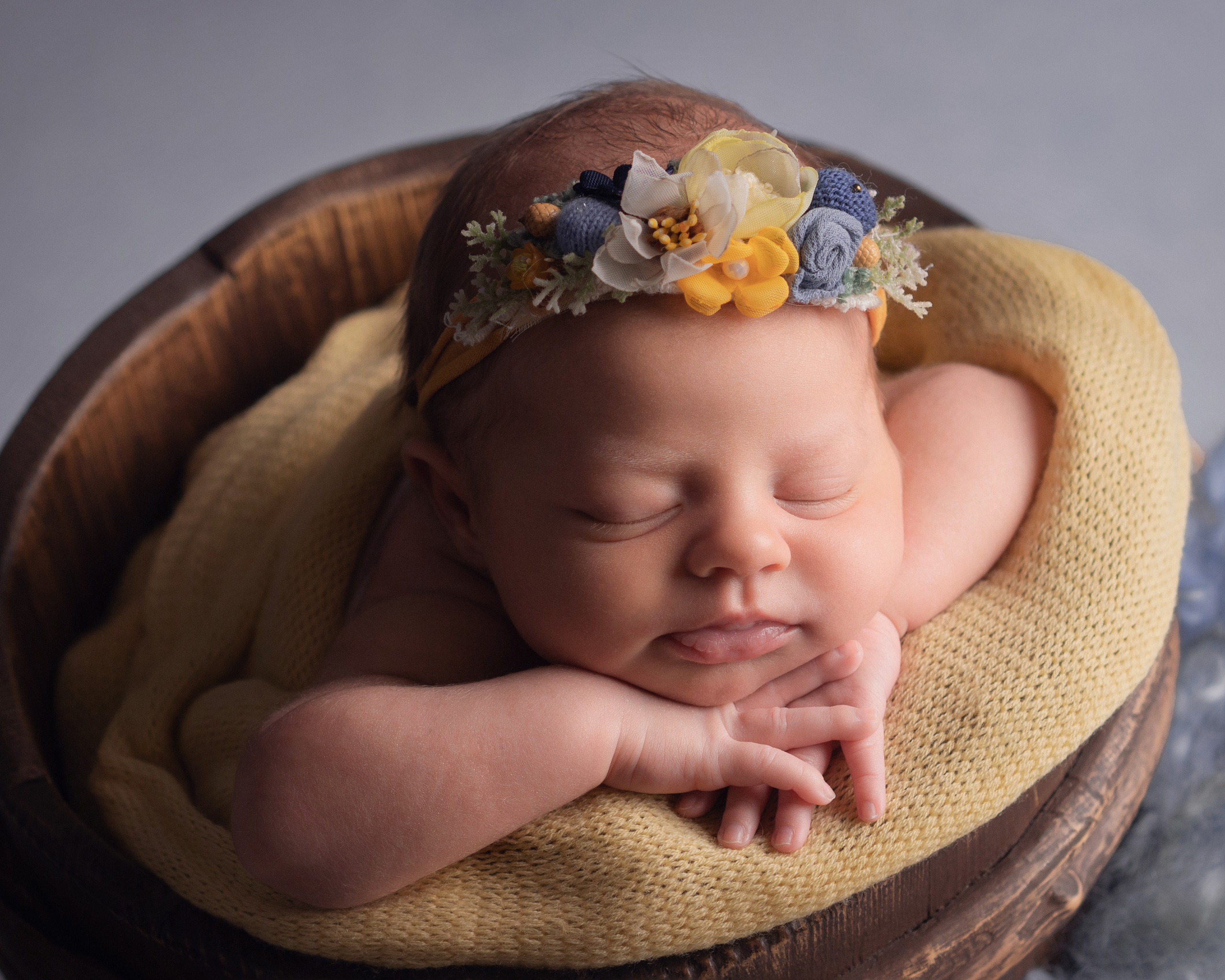 Foto dei neonati. Fotografa di neonati di attesa di famiglia Gero Kateryna