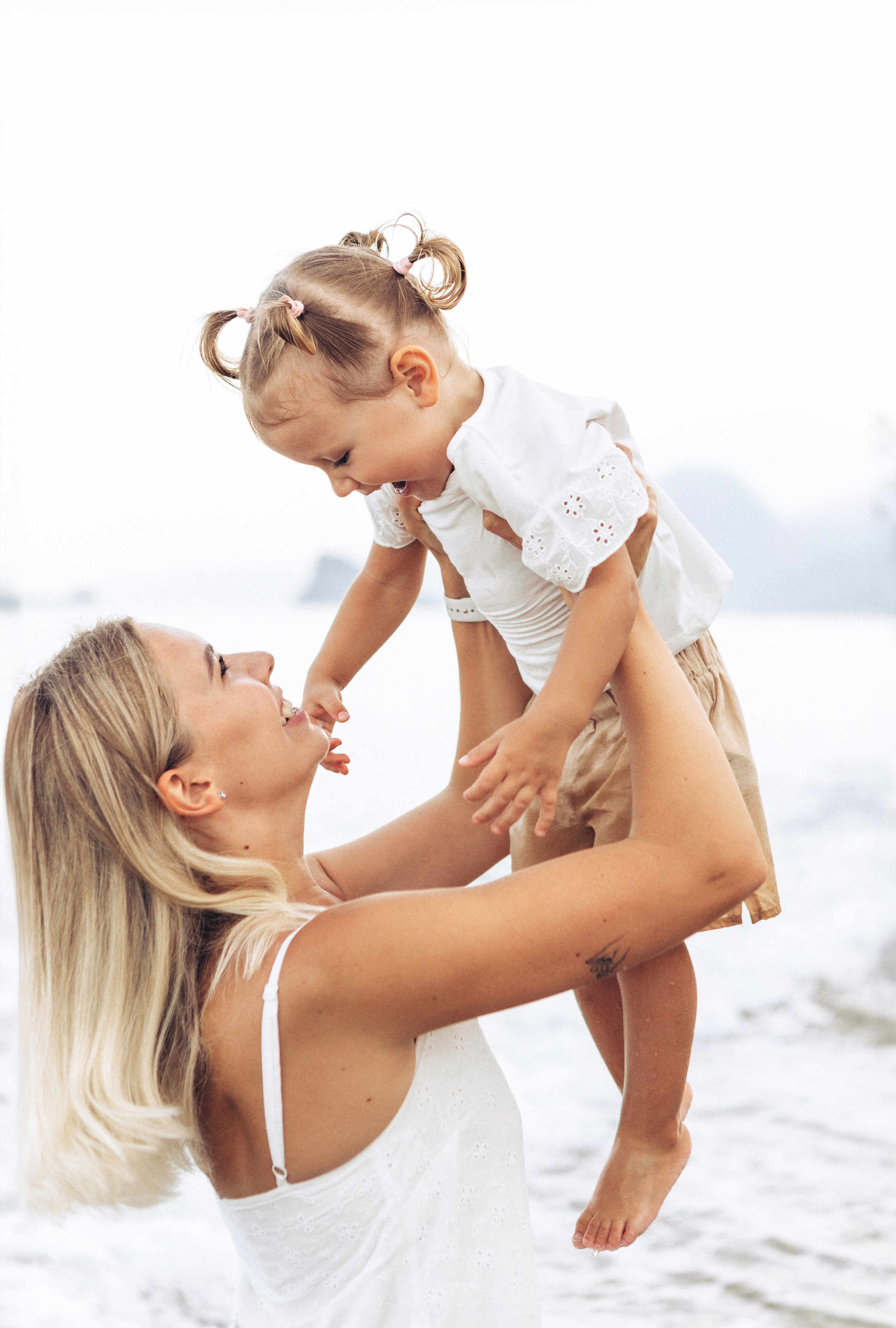 Семейная фотосессия на пляже Анталии. Фотограф в Анталии, Кемере и Белеке