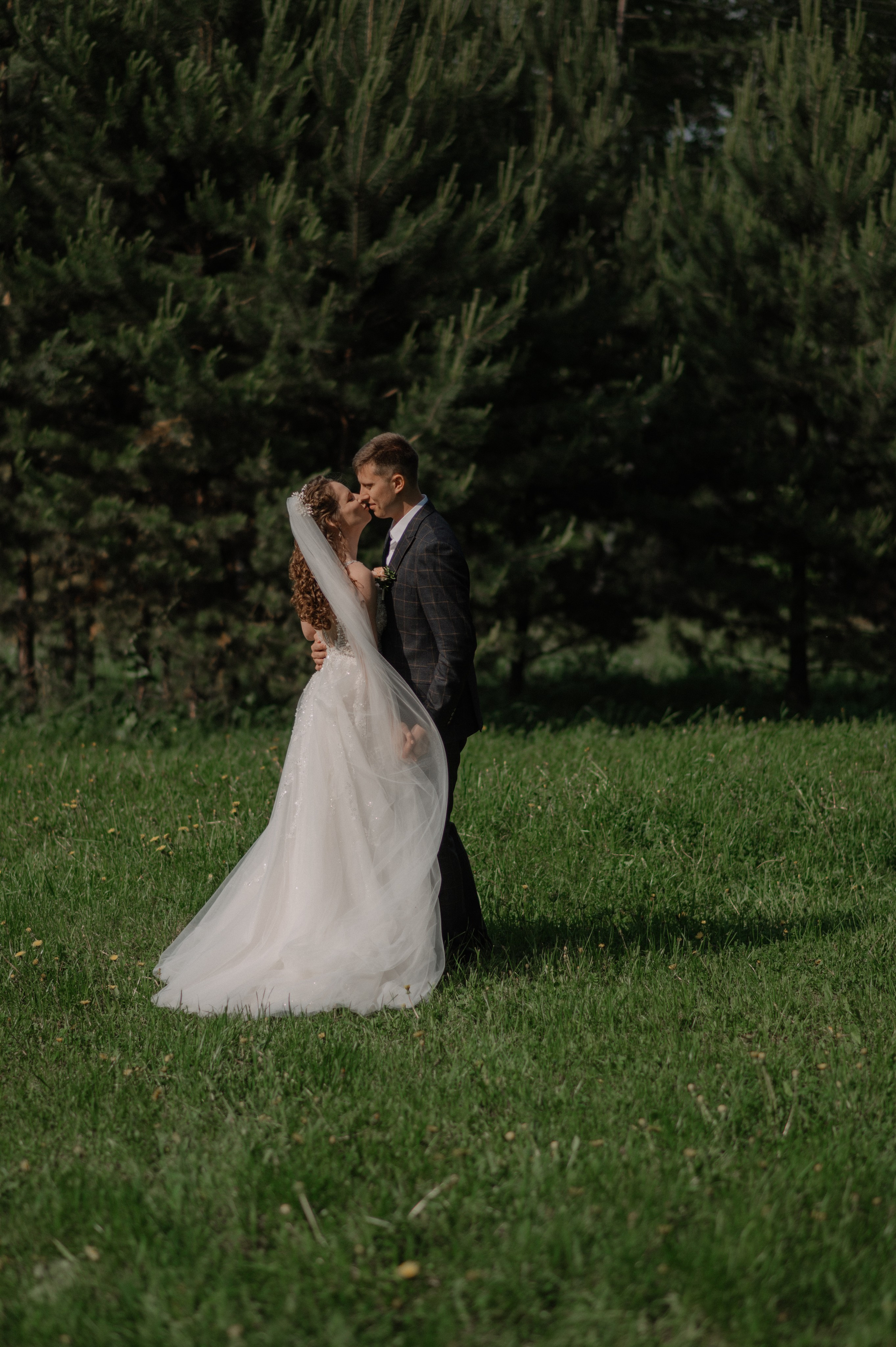 Party. Wedding and commercial photographer