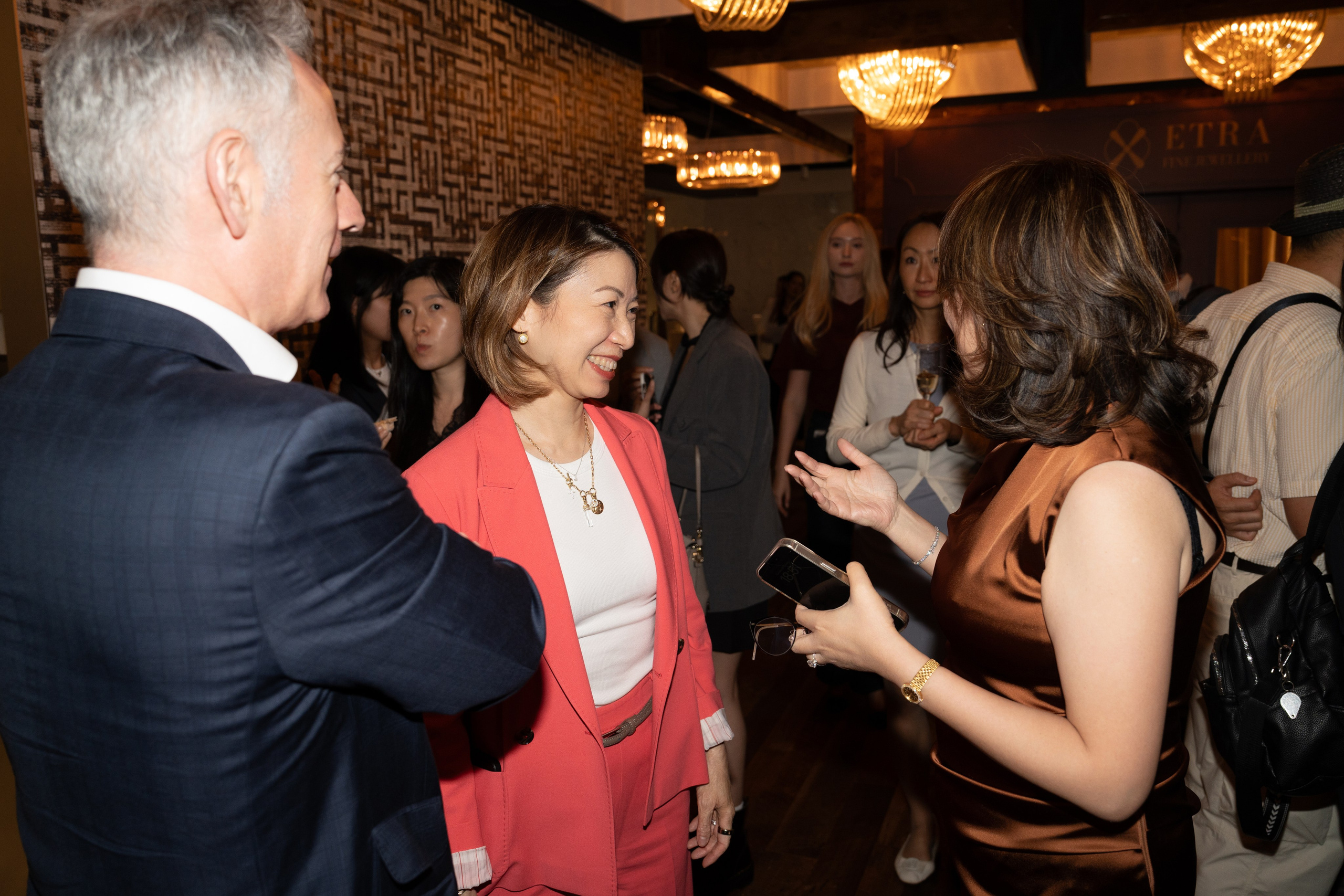 ETRA JEWELLERY. ФОТОГРАФ В ГОНКОНГЕ (СВАДЬБЫ, FASHION, СЕМЕЙНЫЕ, МЕРОПРИЯТИЯ, ФОТОПРОГУЛКИ)