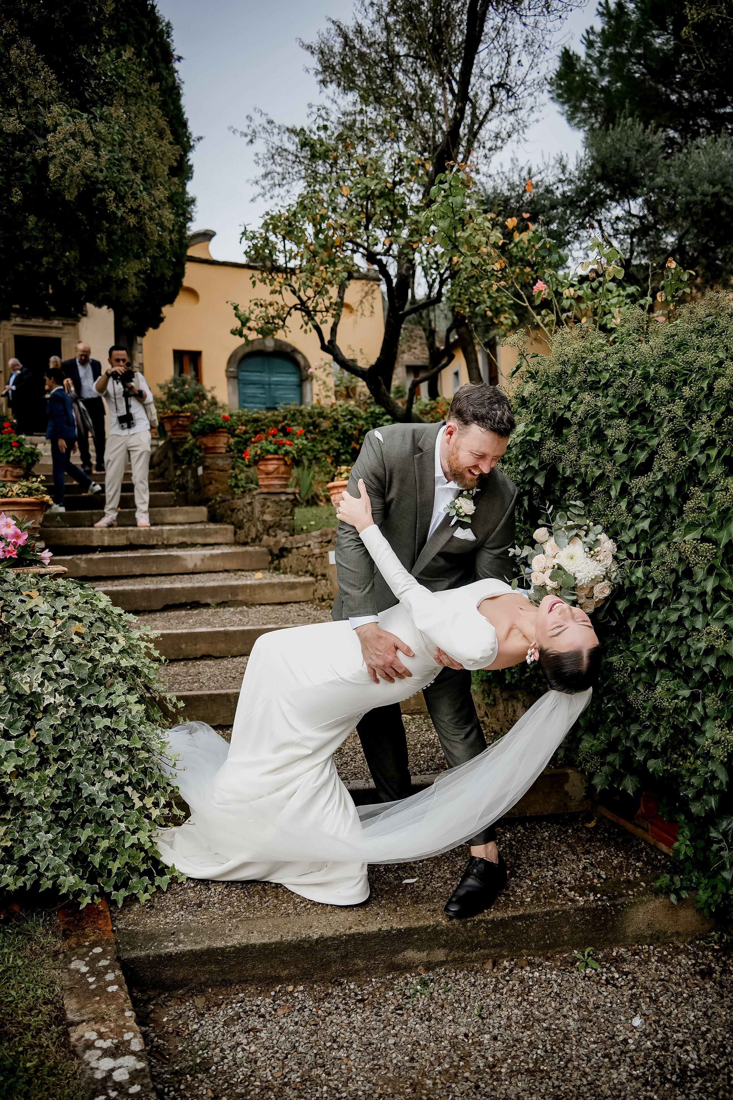 Elopment in Cortona. Villa Falconiere. Wedding Photographer in Italy