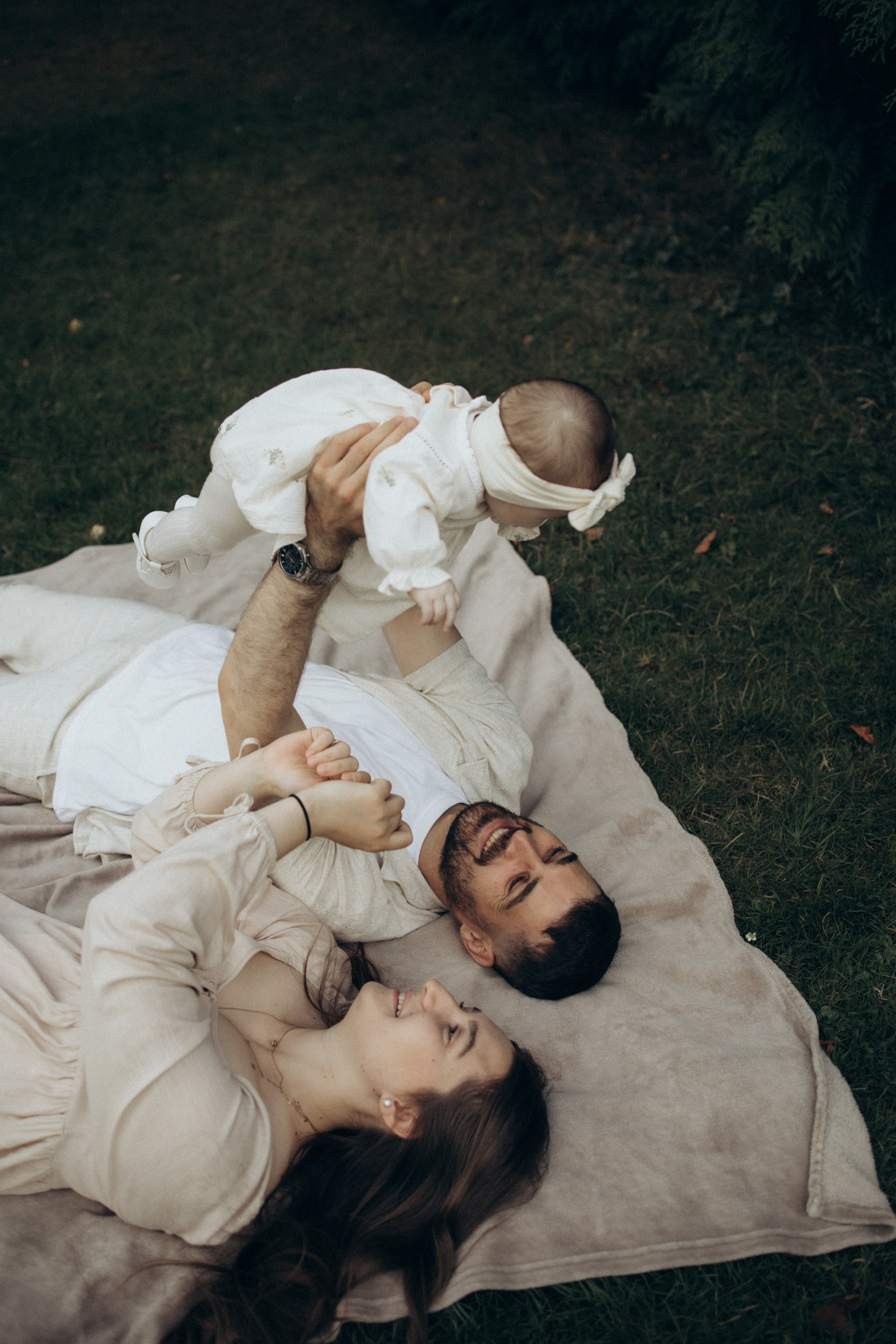 Pergola gardens. Photographer in Milton Keynes, Northampton & London — Wedding, Family & Portrait Photography