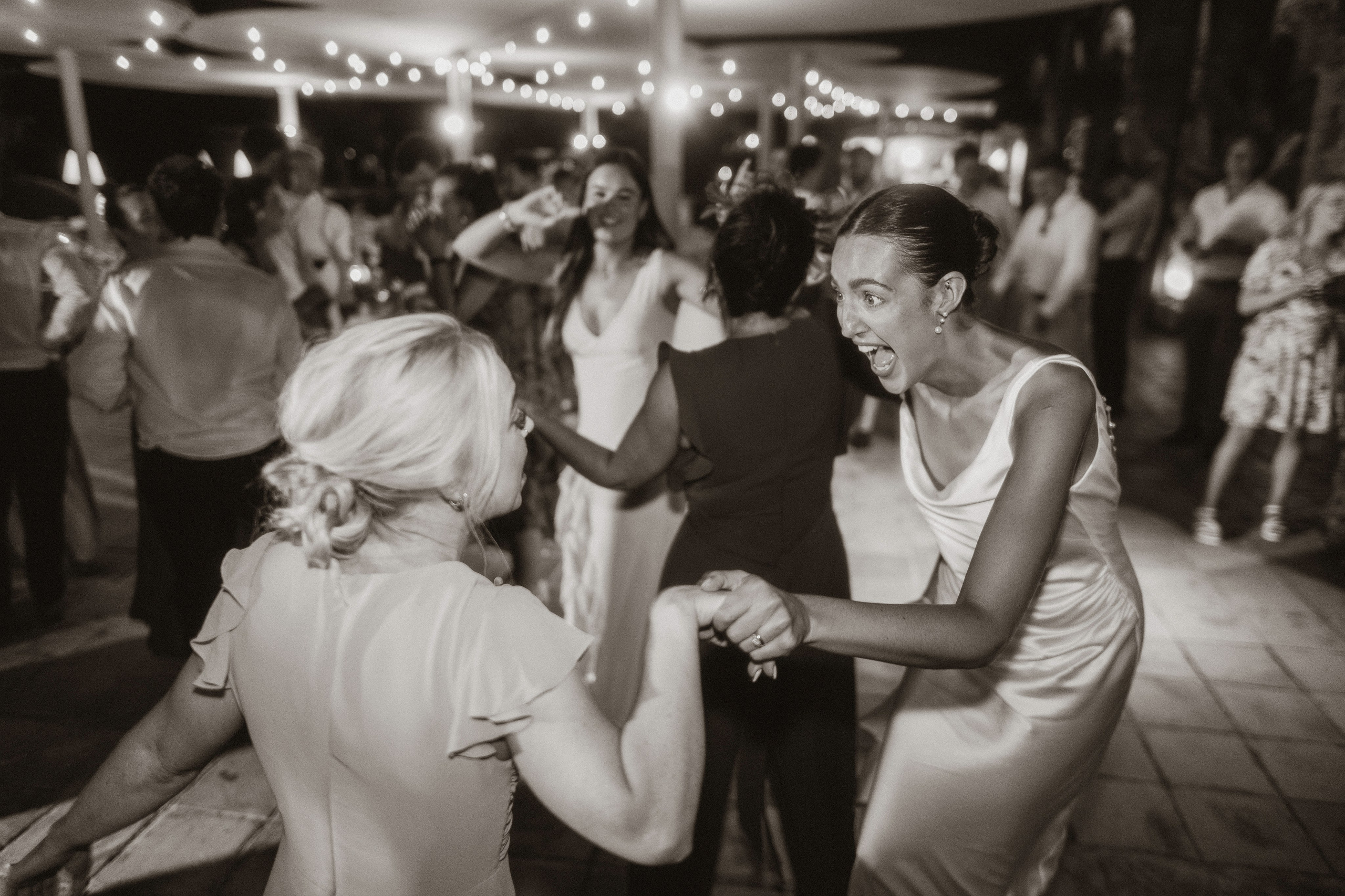 Lauren & Jamie. Hotel Castell d’Emporda. Paola fotógrafo / videografo de bodas en Barcelona