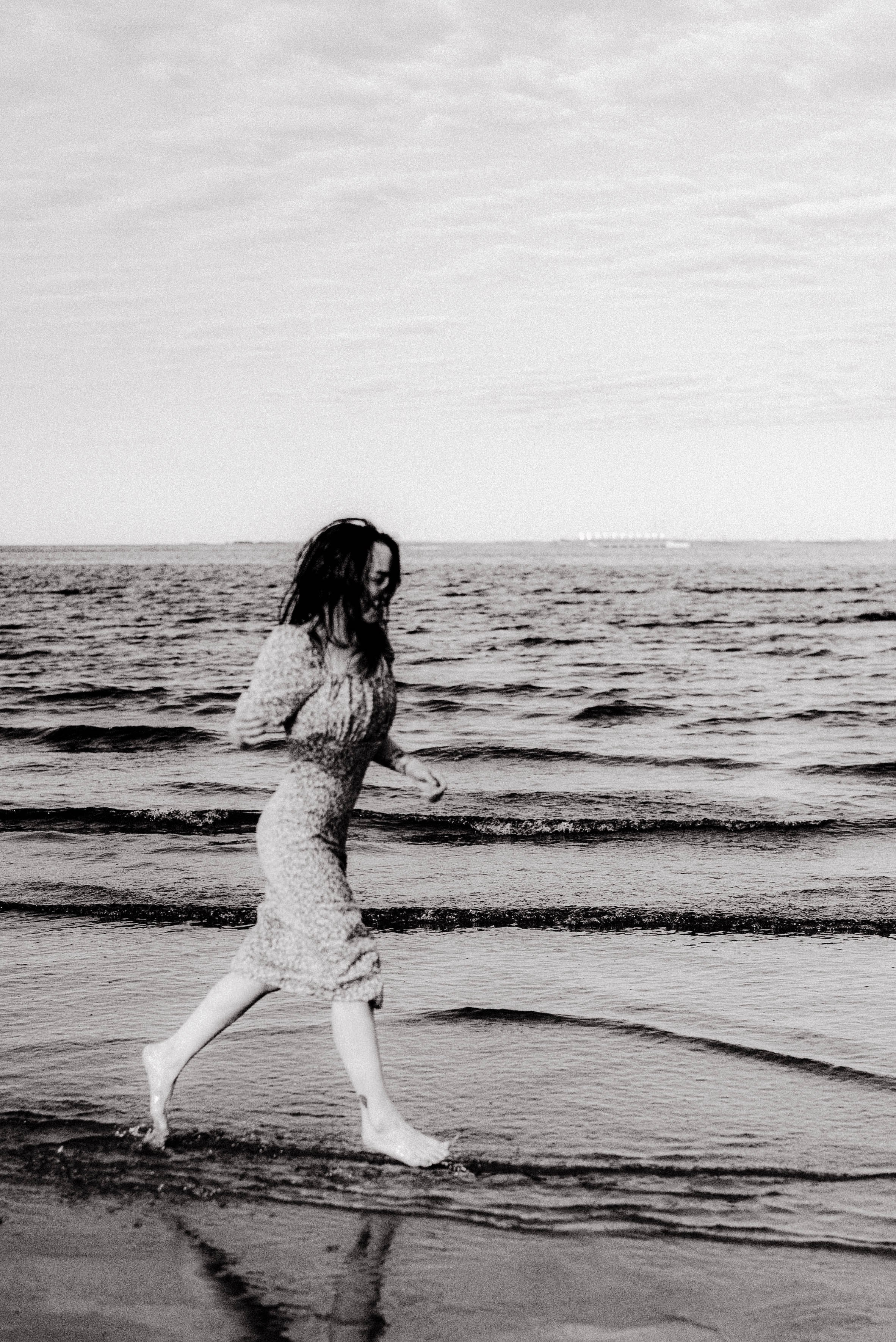 Bed in water. Videographer and photographer in New York // MAKAROV.VIDEO