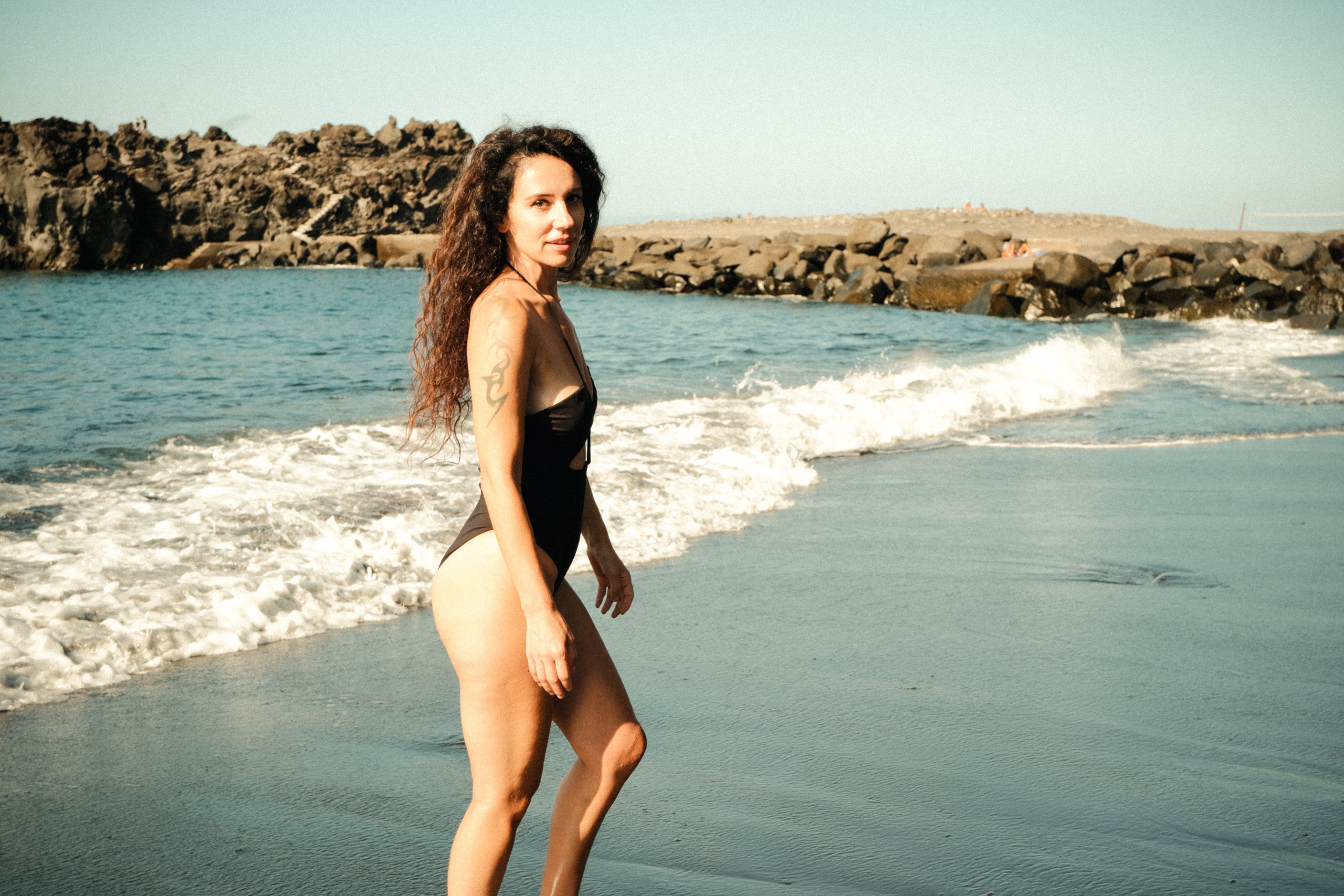 Meggy Câmara de Lobos + ocean. Portrait photographer in Madeira — Marina Shtukina