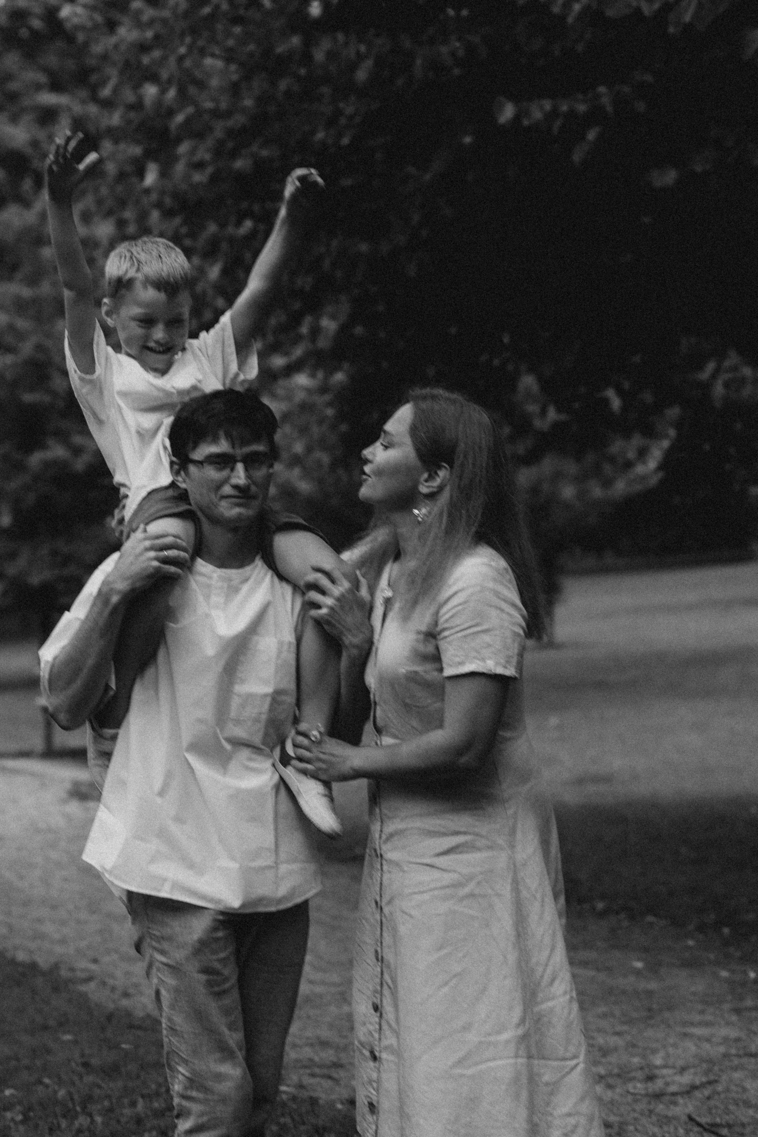 Kaivopuisto. Wedding and potrait photographer in Helsinki Vickan O