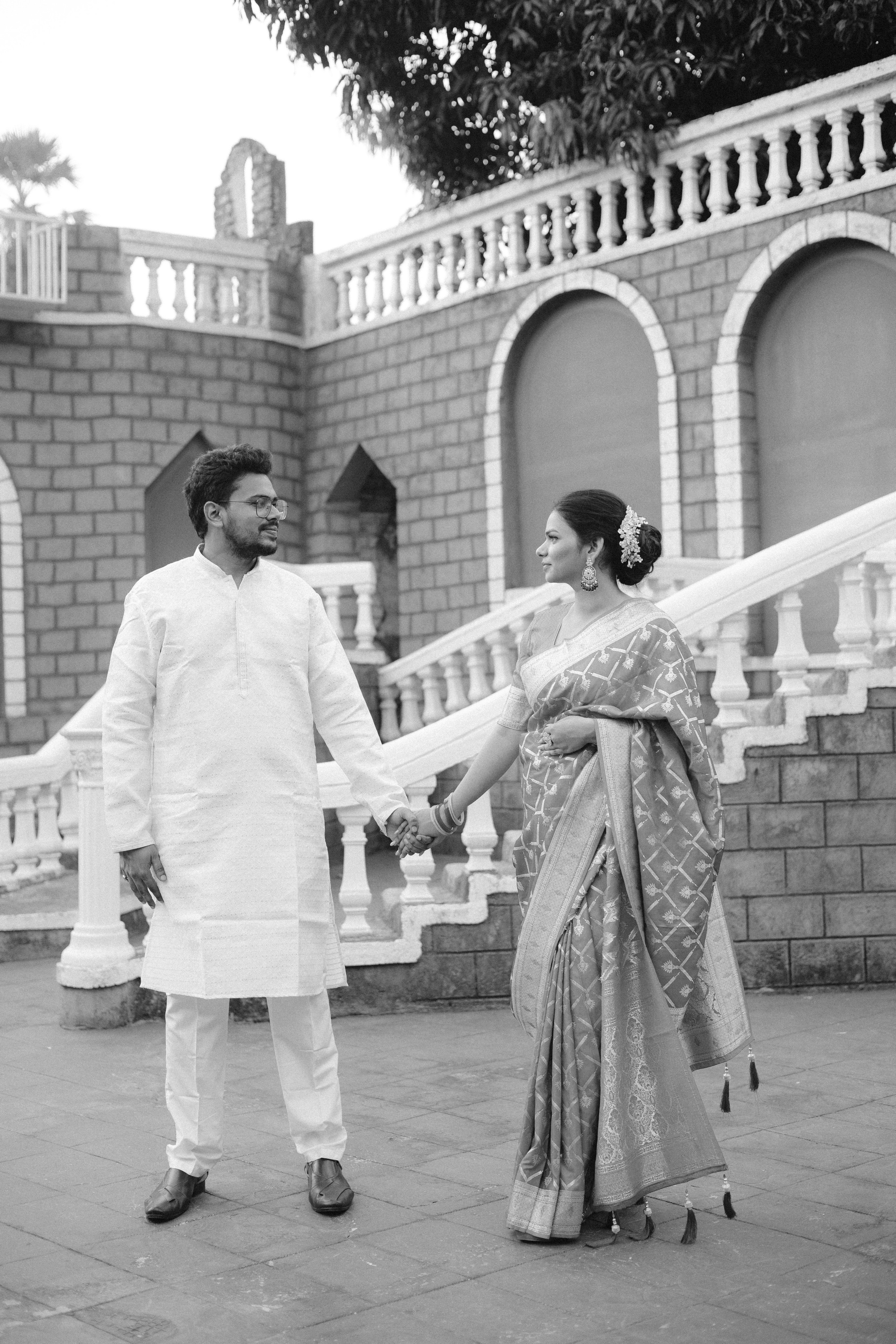 COUPLE SESSIONS. Love Emotions Weddings
