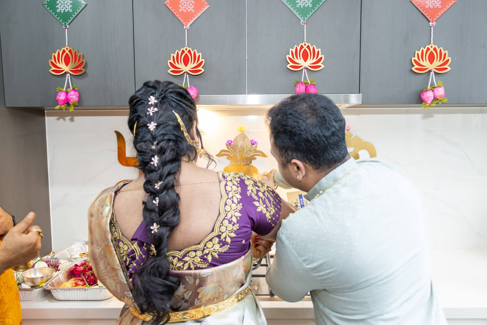 Harish&Sindhu. MHCreative is family-oriented photographer based in SYDNEY